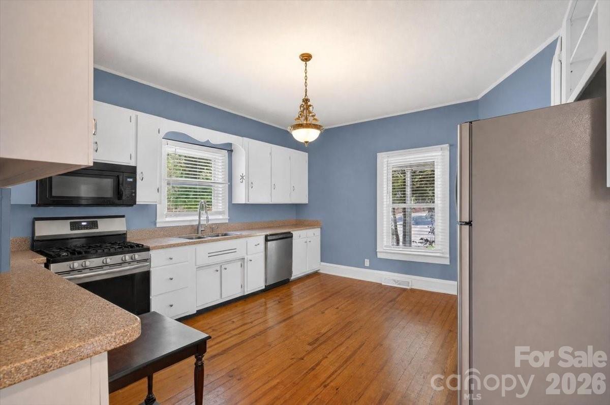 619 N Mountain Street — Cherryville