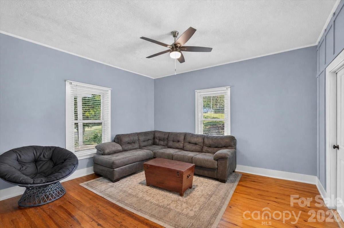 619 N Mountain Street — Cherryville