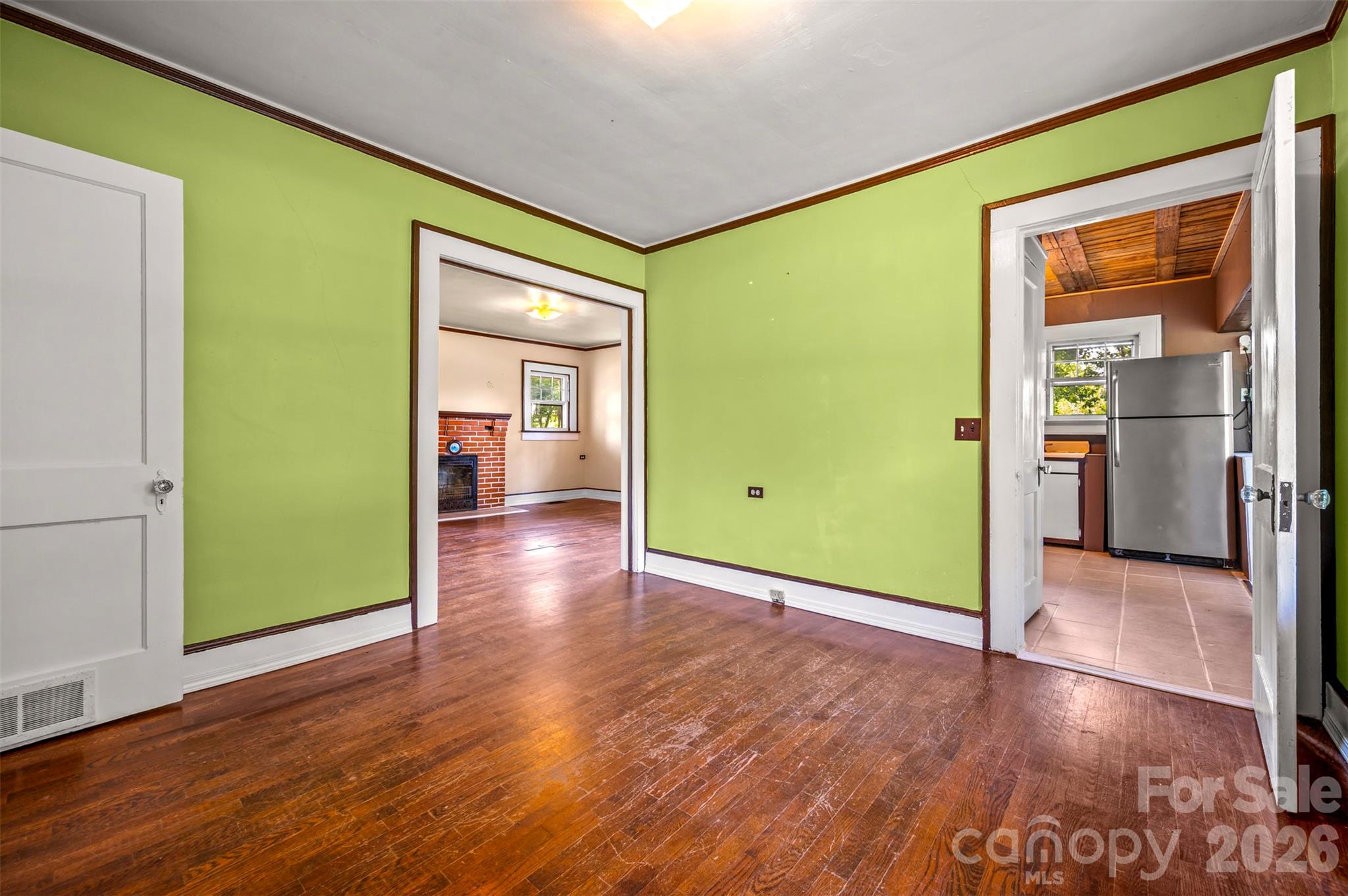 375 E King Street — East Flat Rock