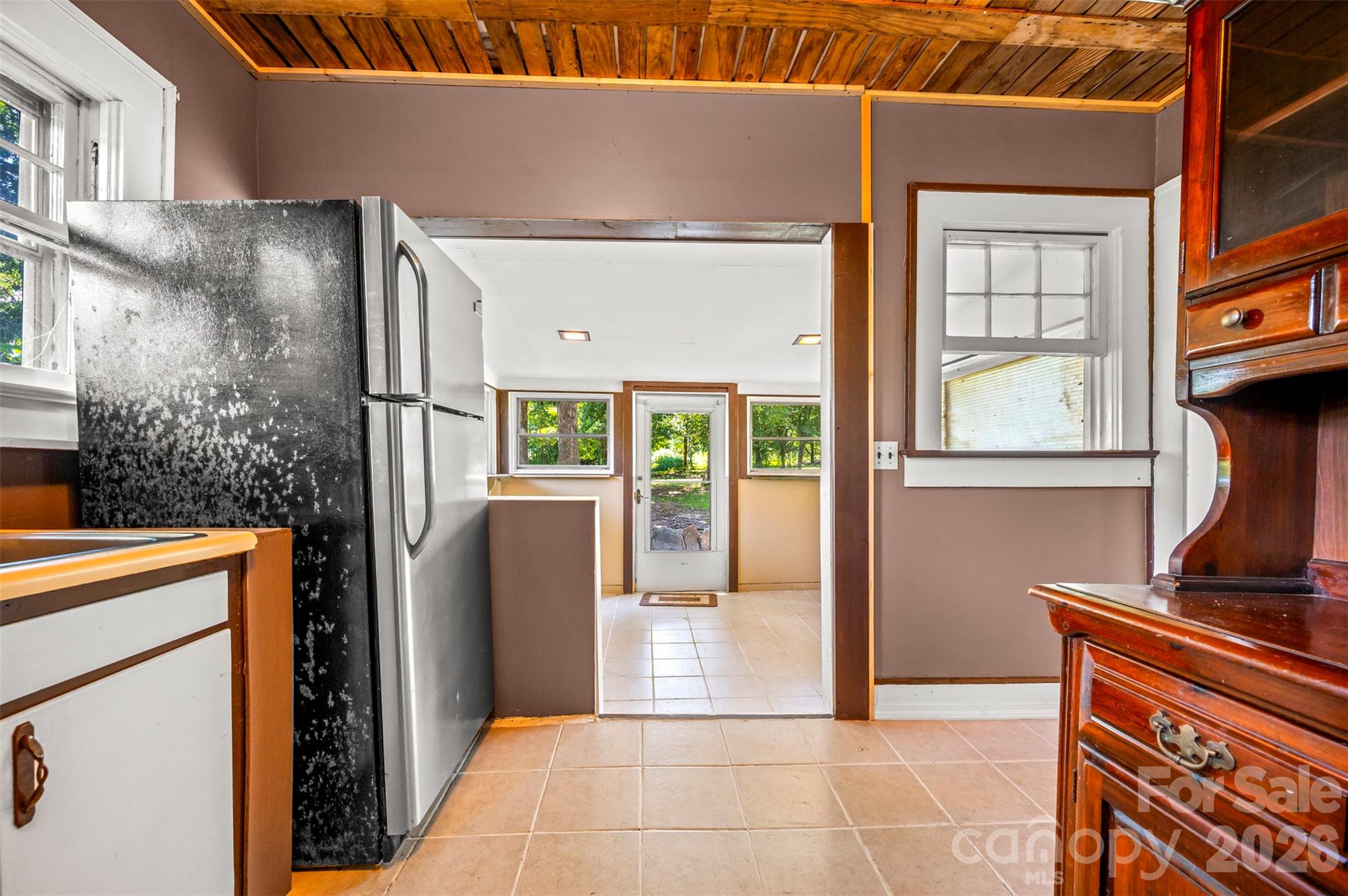 375 E King Street — East Flat Rock