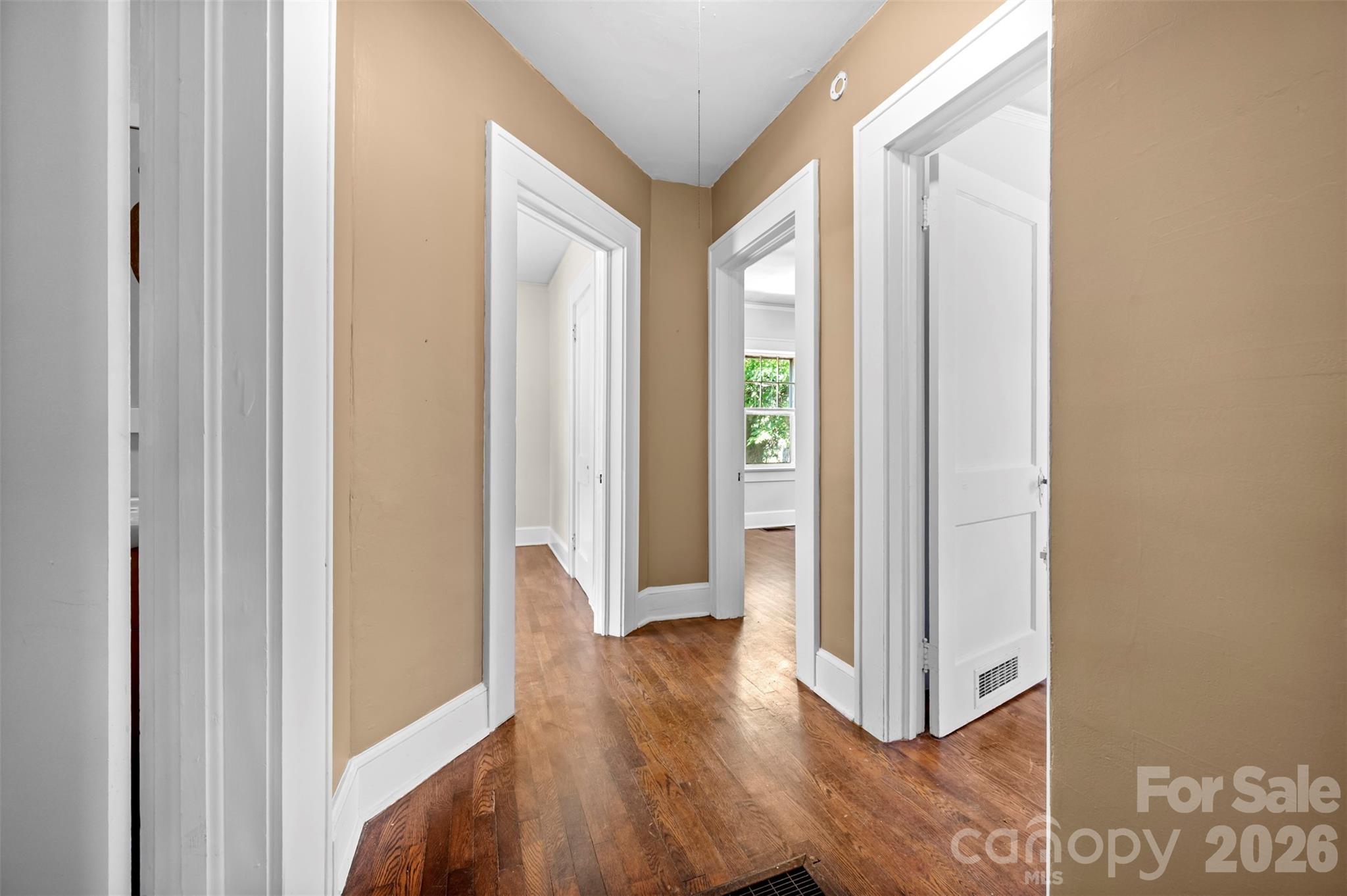 375 E King Street — East Flat Rock