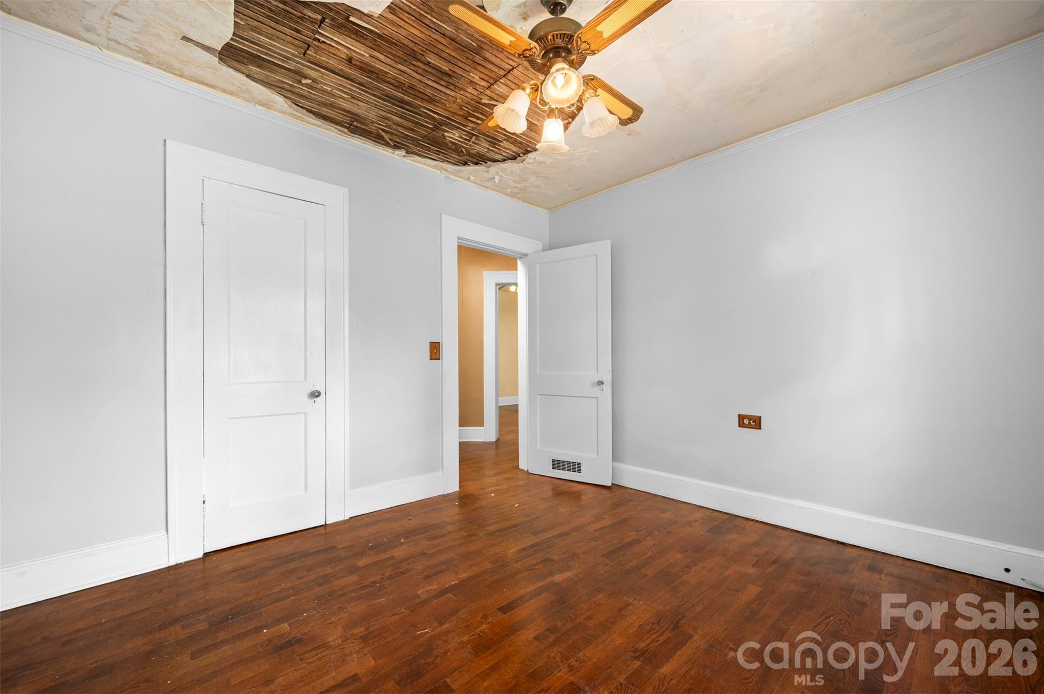 375 E King Street — East Flat Rock
