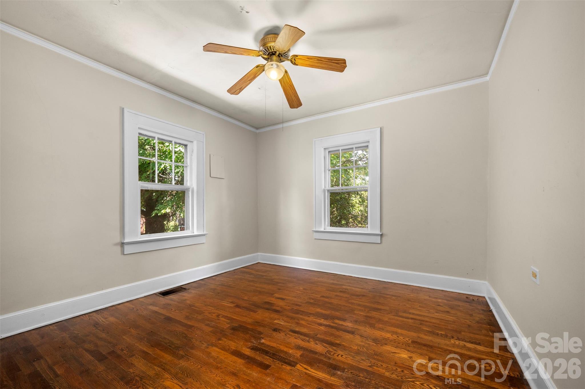 375 E King Street — East Flat Rock