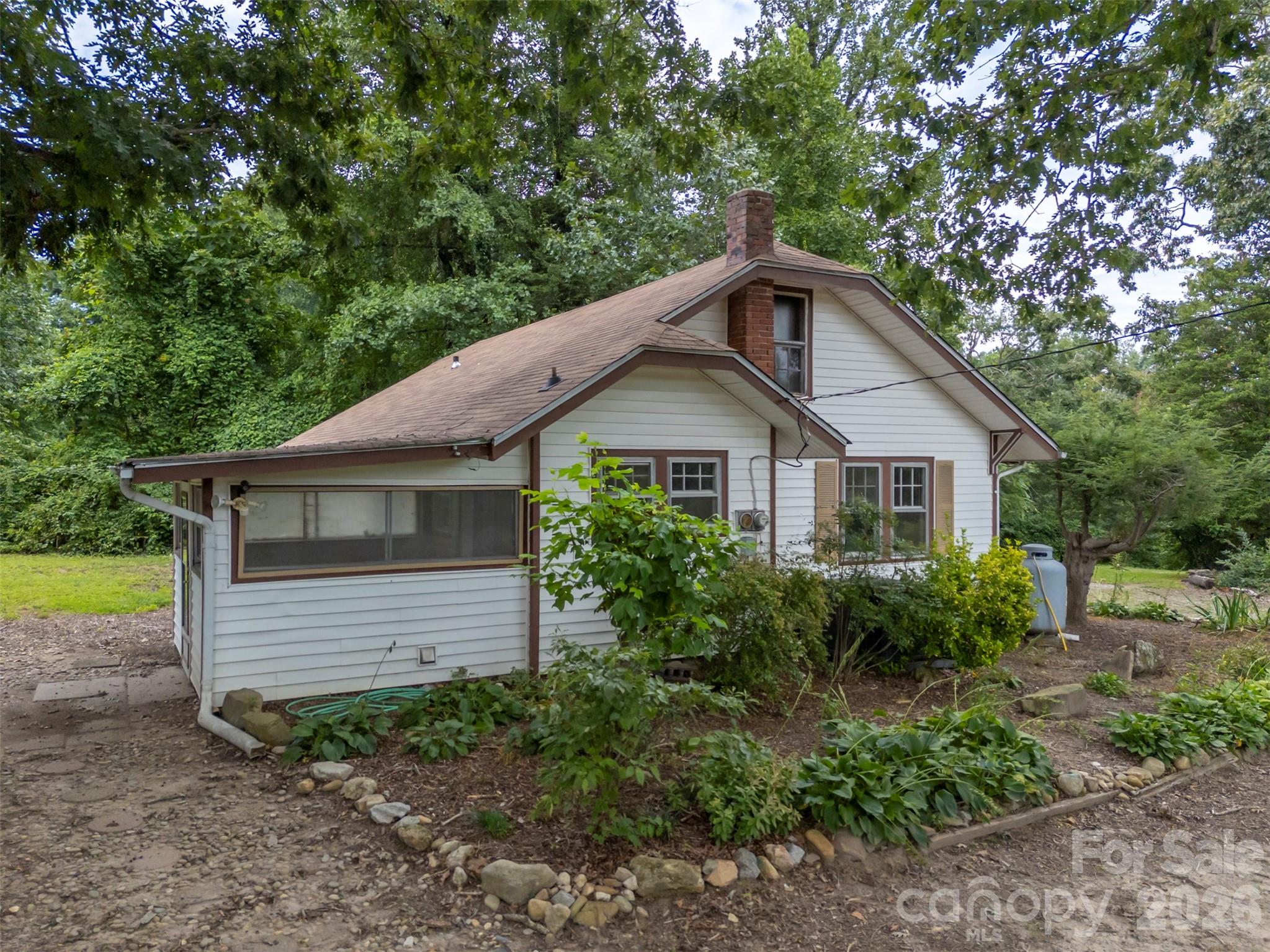 375 E King Street — East Flat Rock