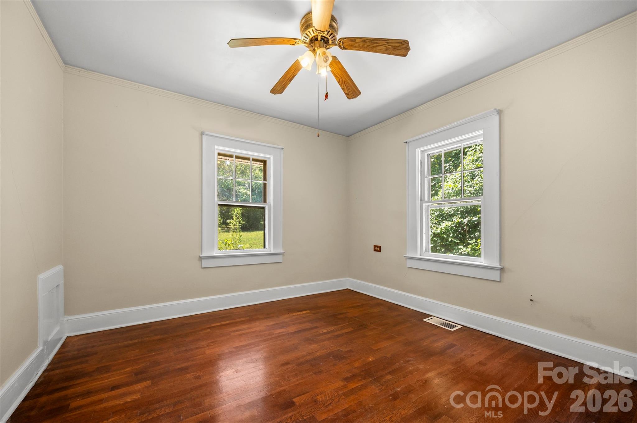 375 E King Street — East Flat Rock