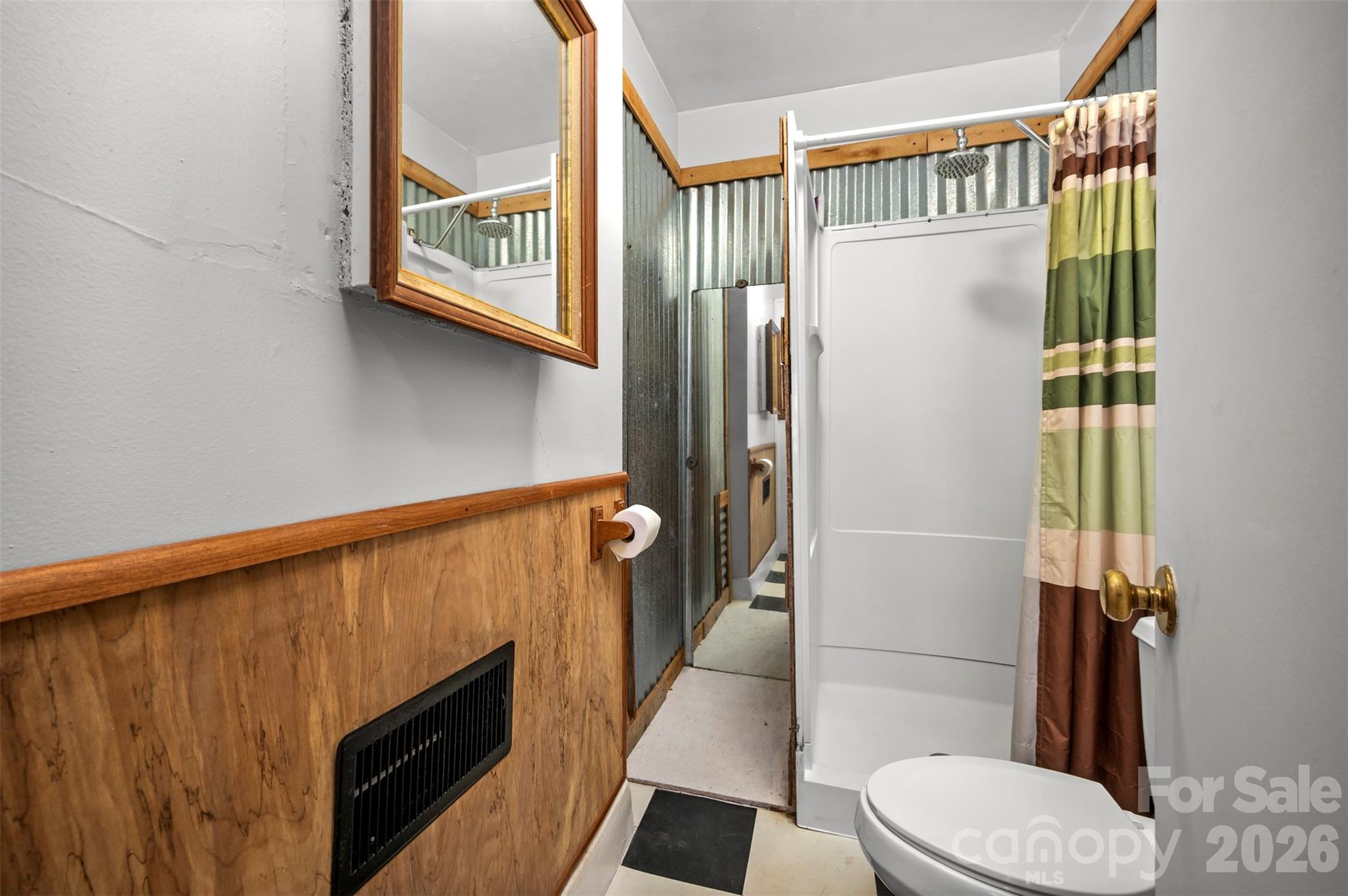 375 E King Street — East Flat Rock