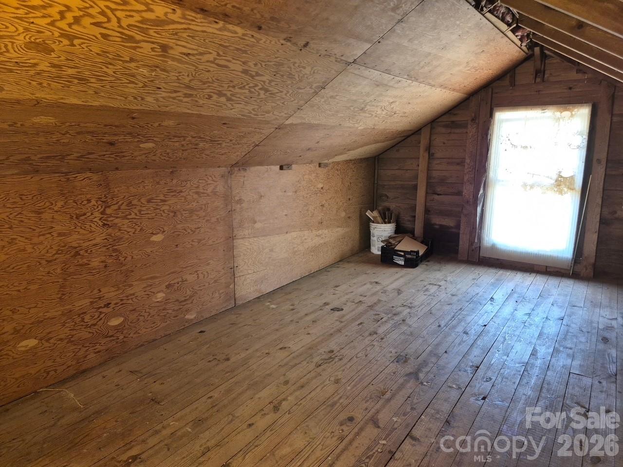375 E King Street — East Flat Rock