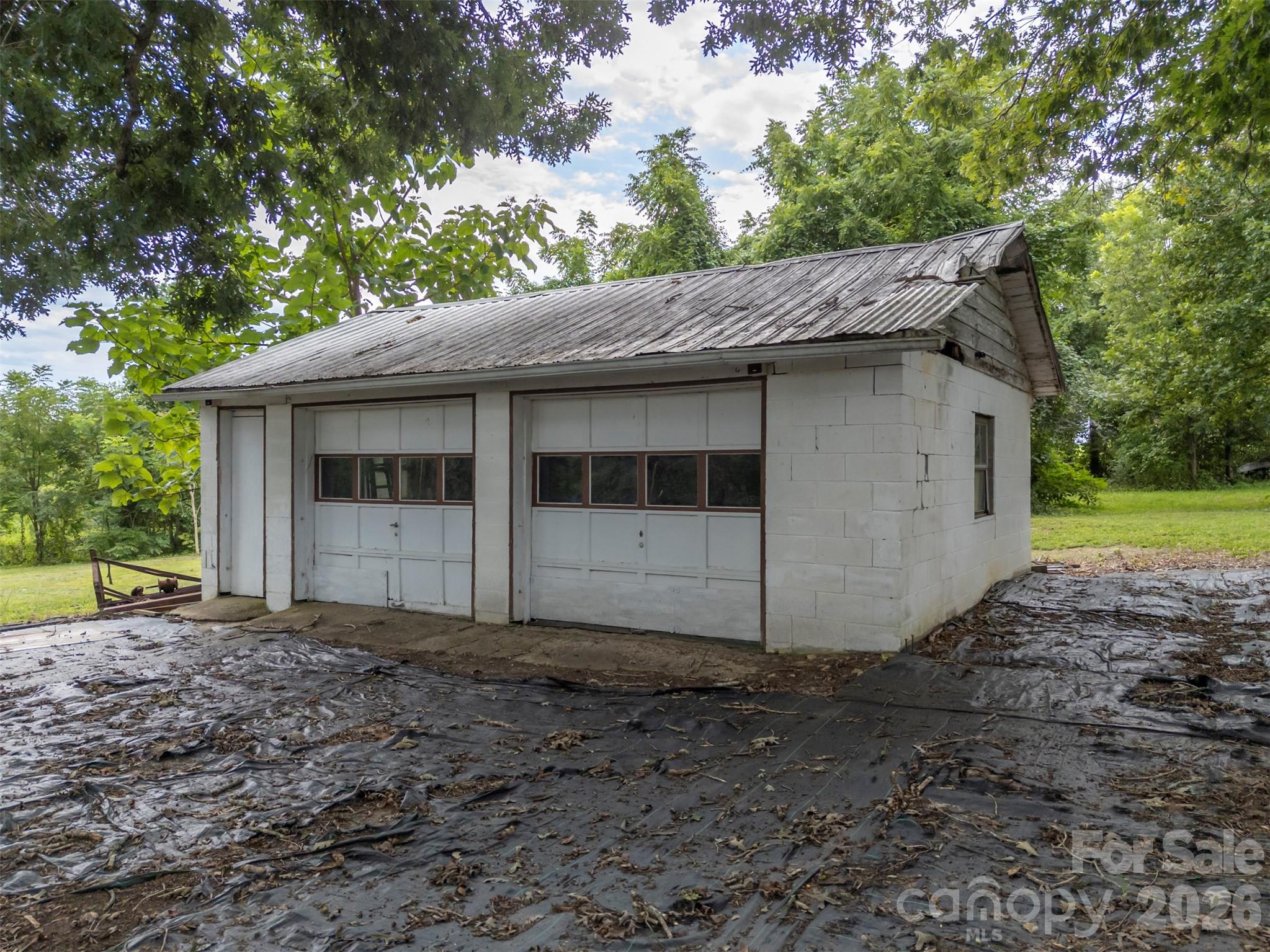 375 E King Street — East Flat Rock