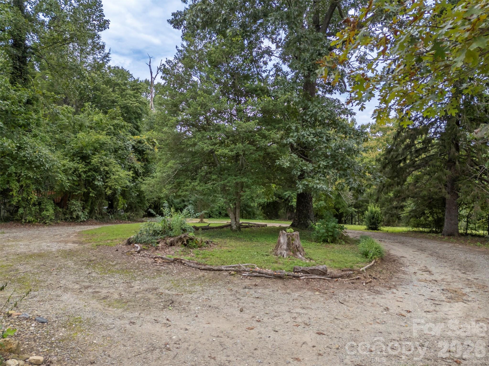 375 E King Street — East Flat Rock
