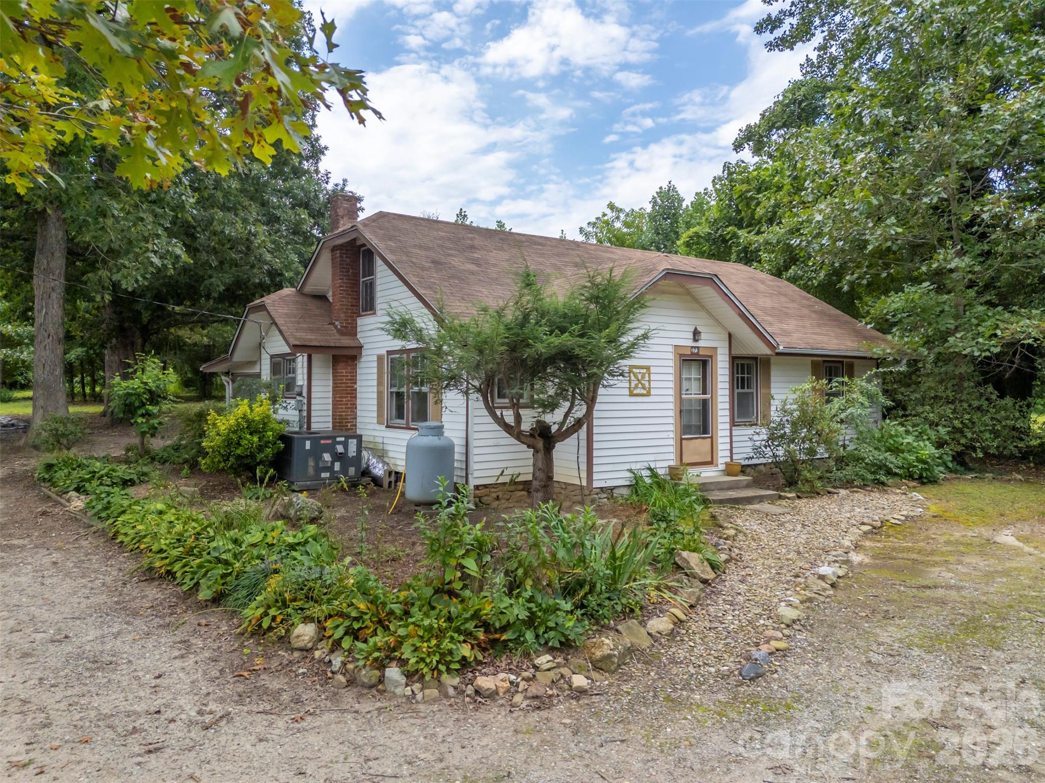 375 E King Street — East Flat Rock