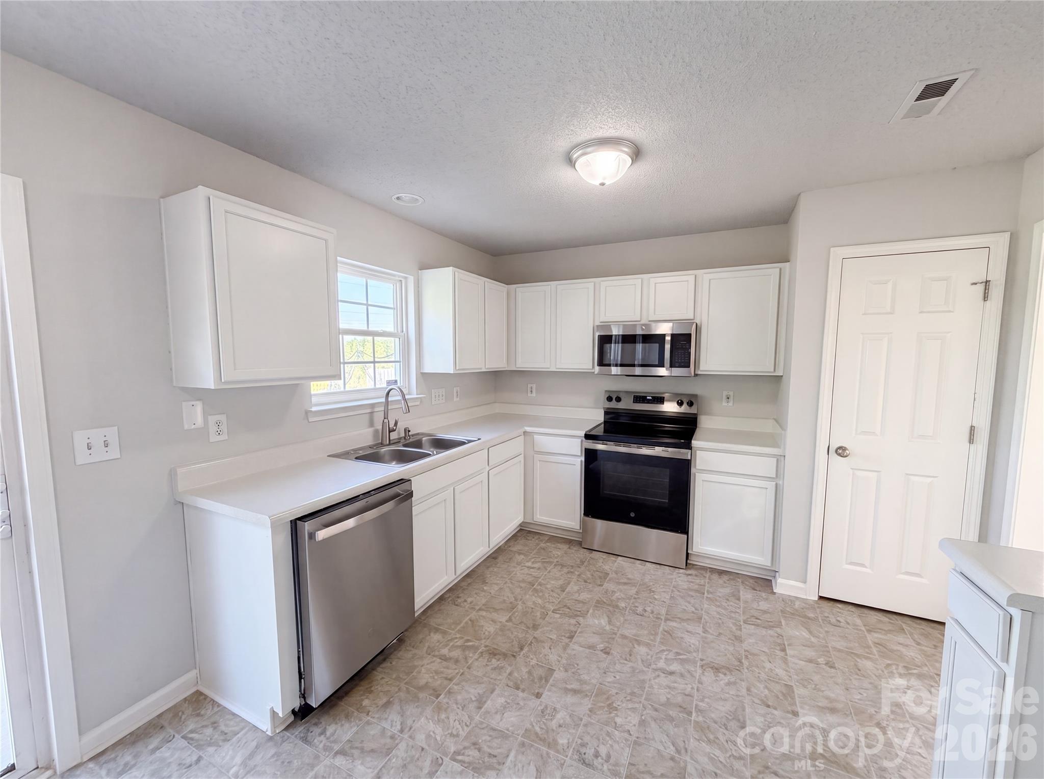 10319 Covingtonwood Drive — Charlotte