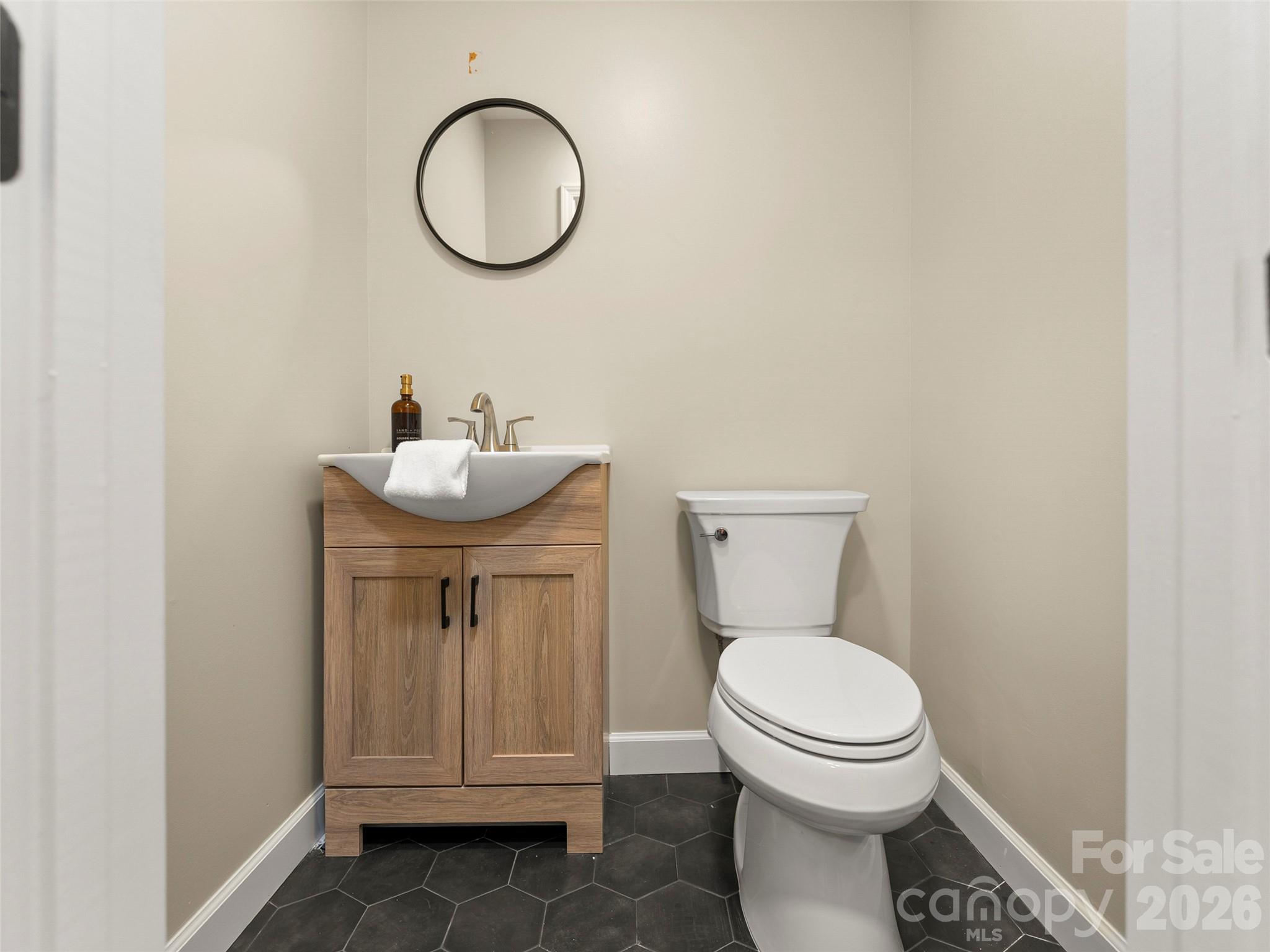 28 Marne Road — Asheville