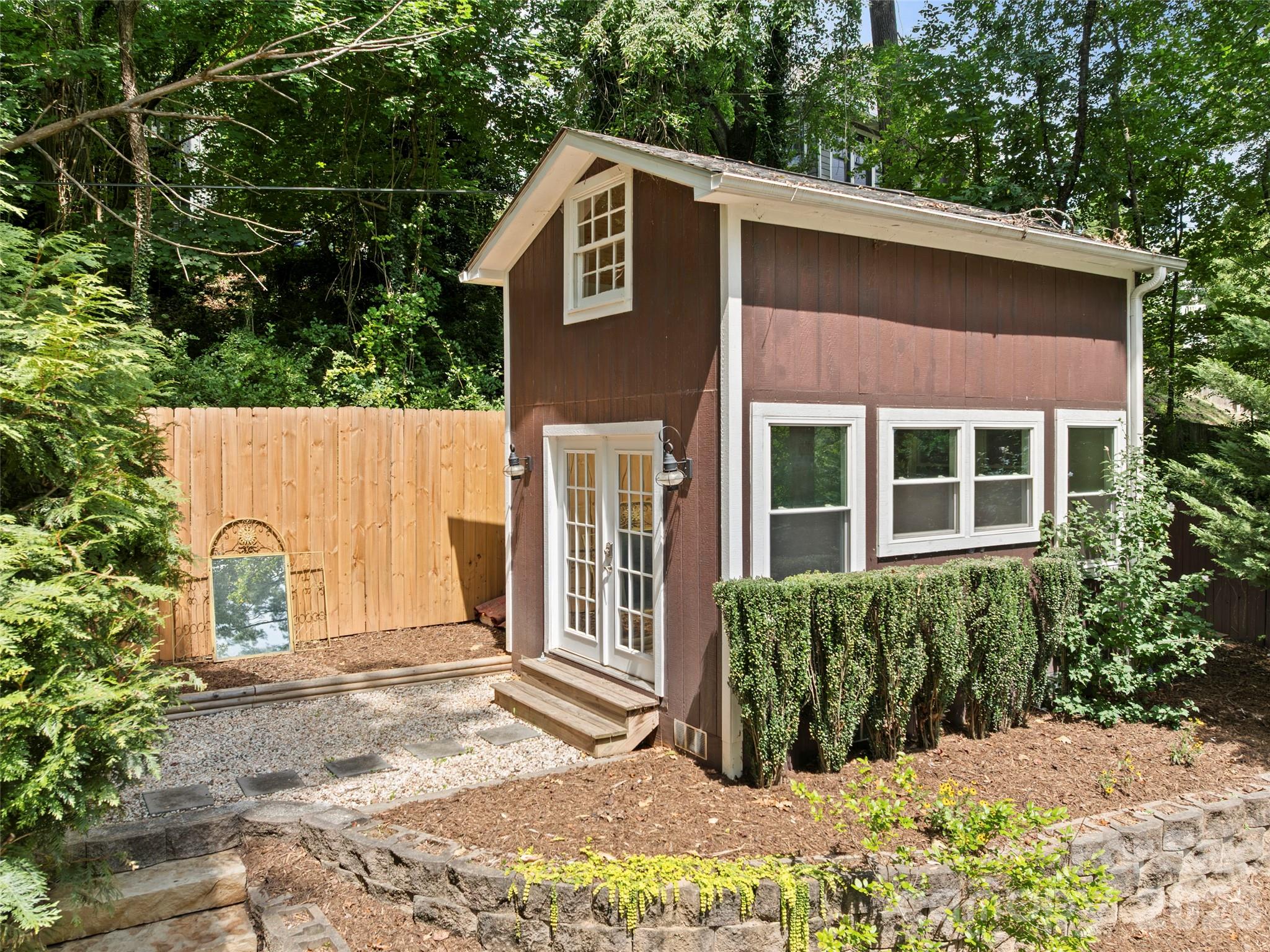 28 Marne Road — Asheville