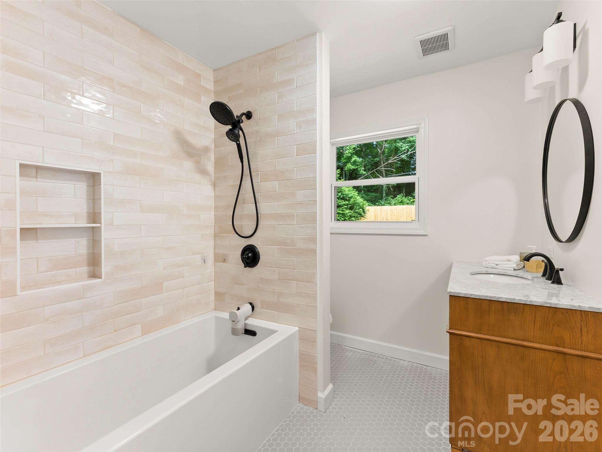 28 Marne Road — Asheville