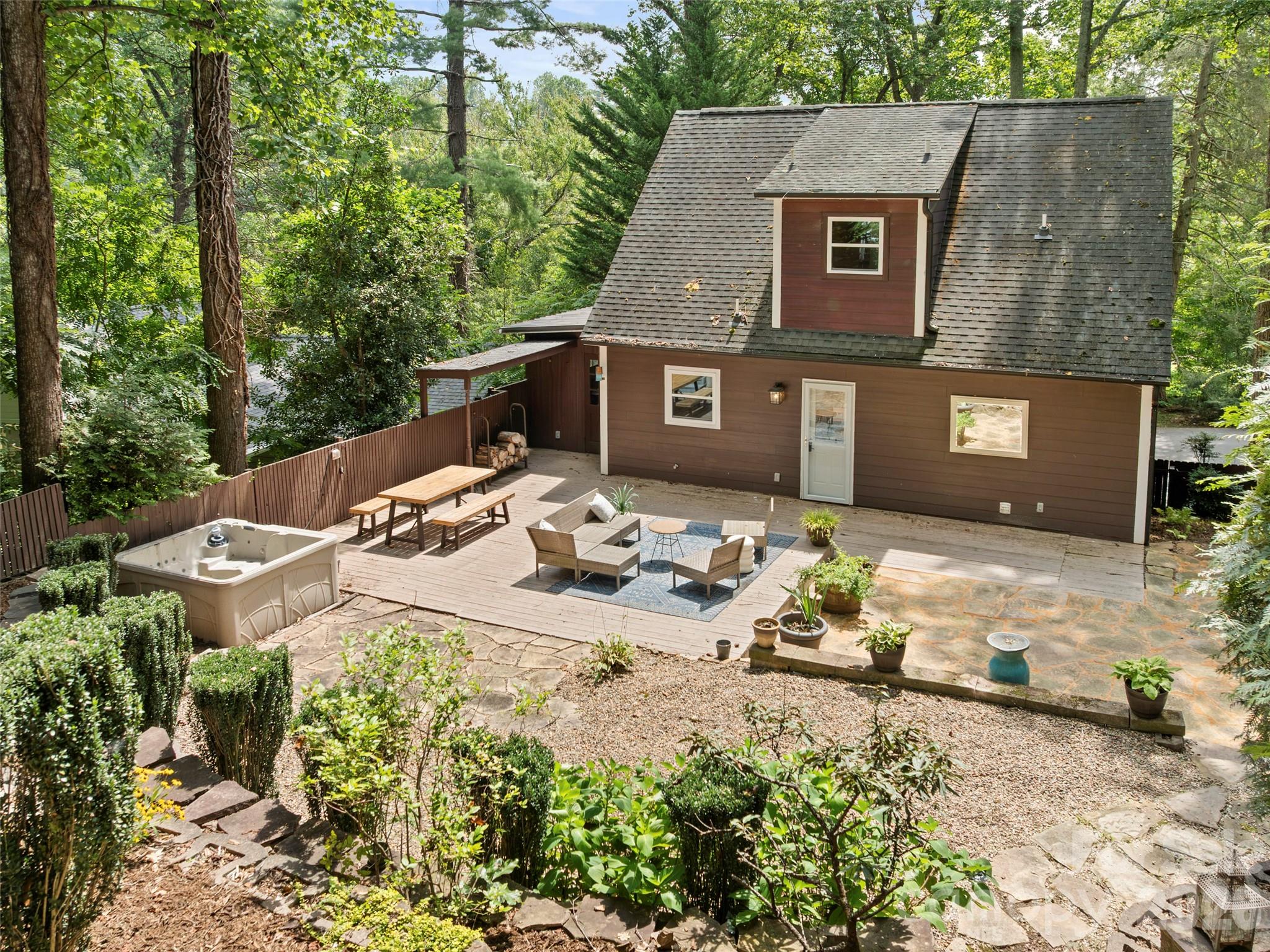 28 Marne Road — Asheville