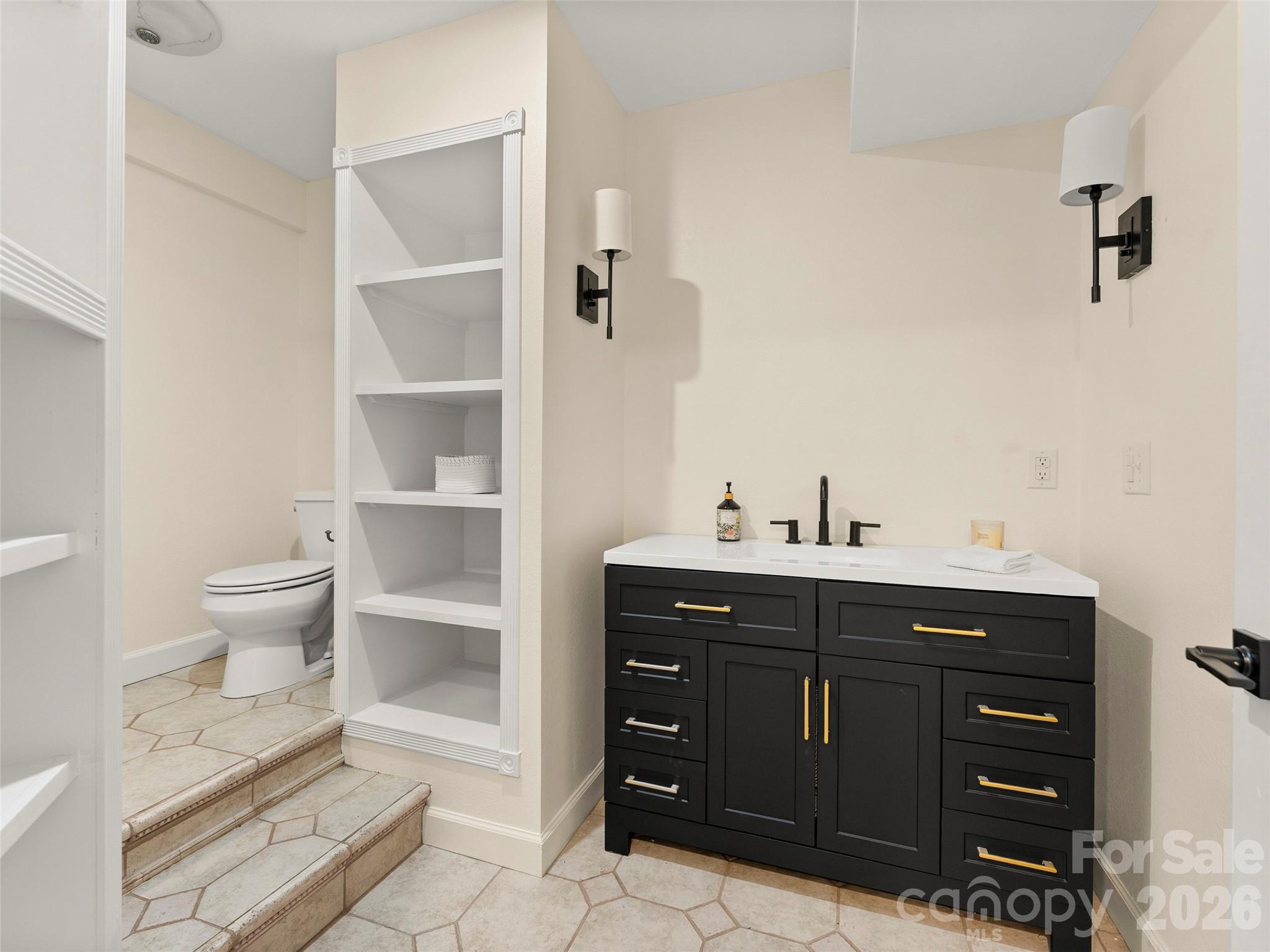 28 Marne Road — Asheville