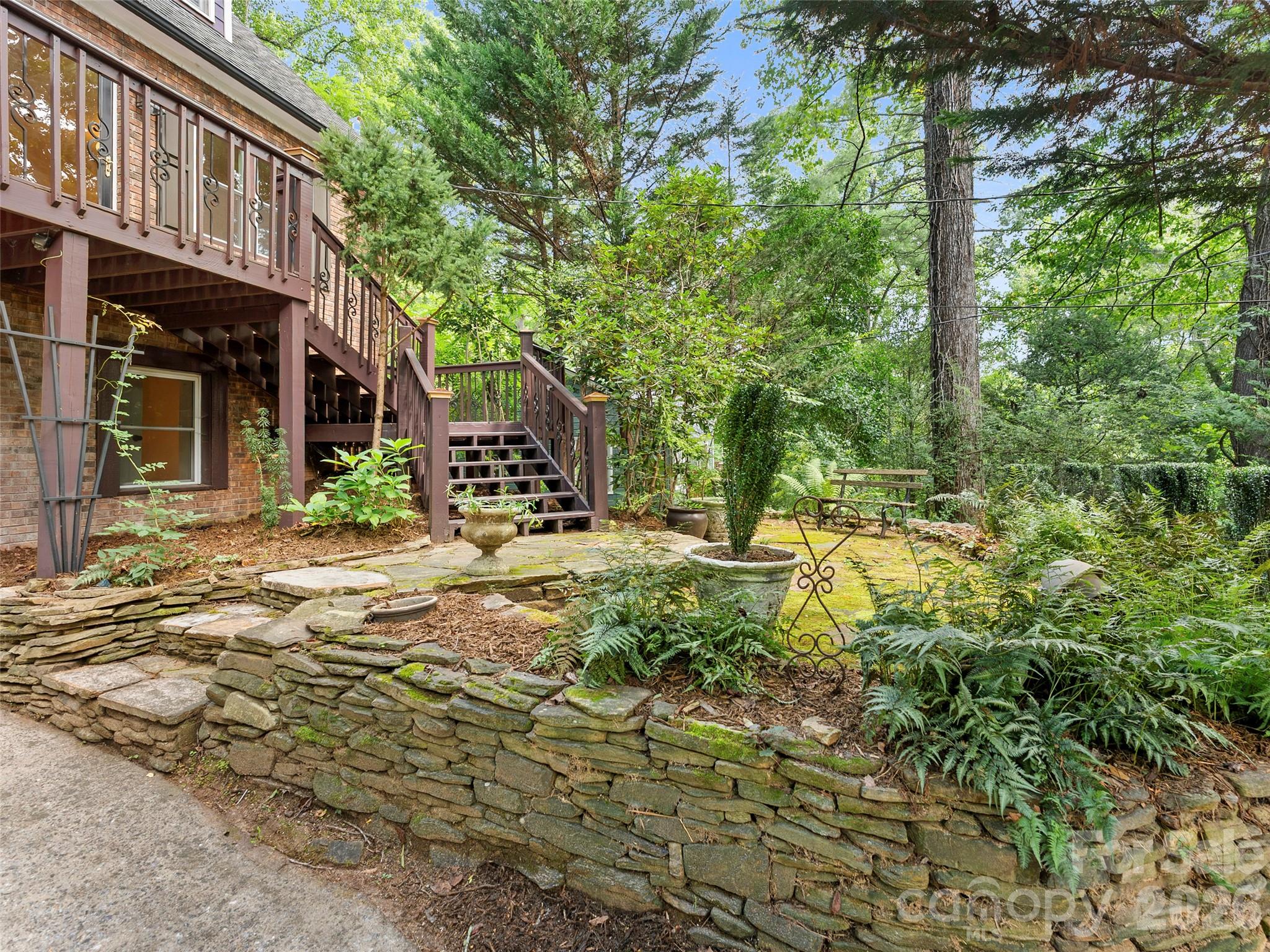 28 Marne Road — Asheville