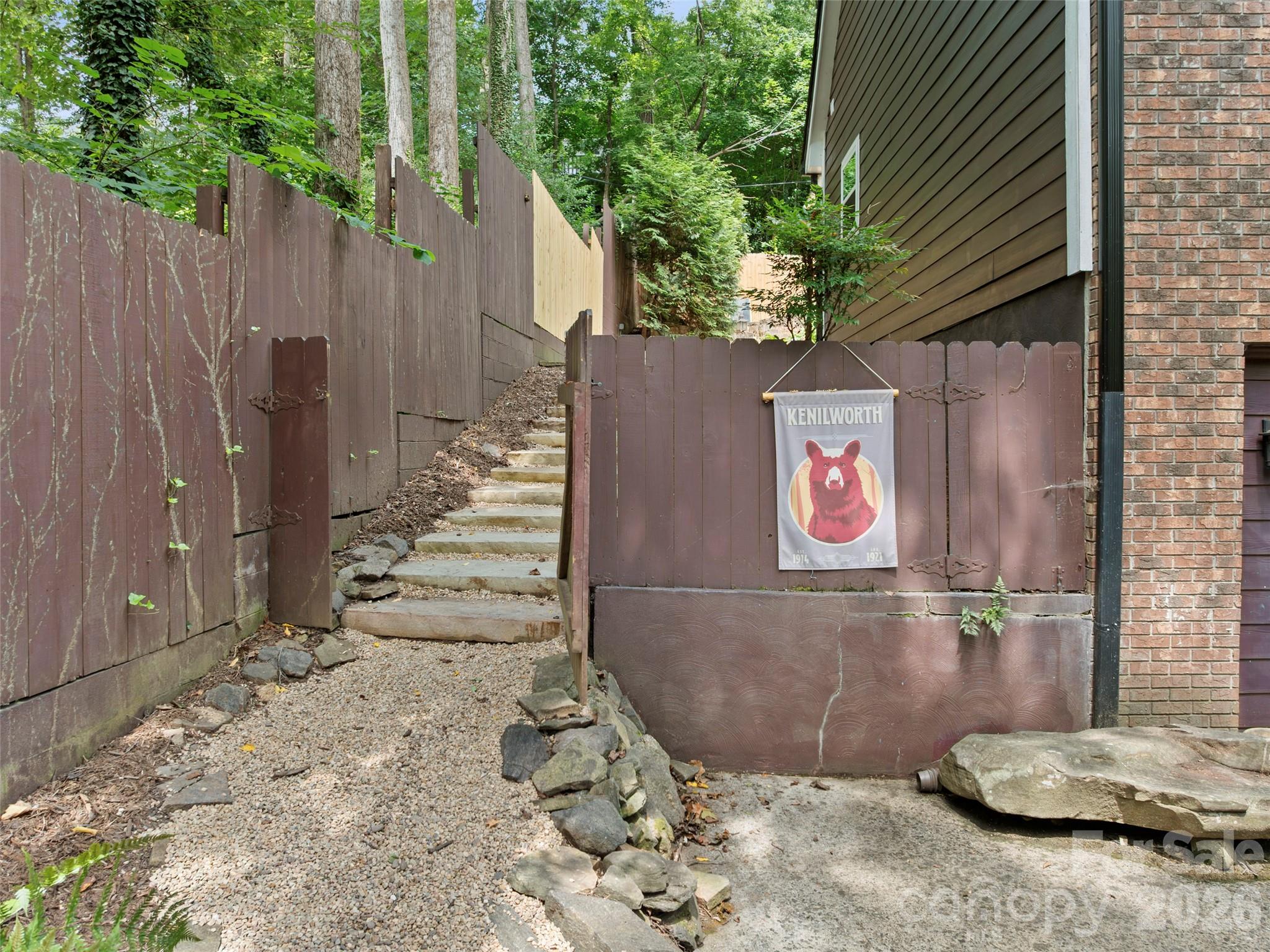 28 Marne Road — Asheville