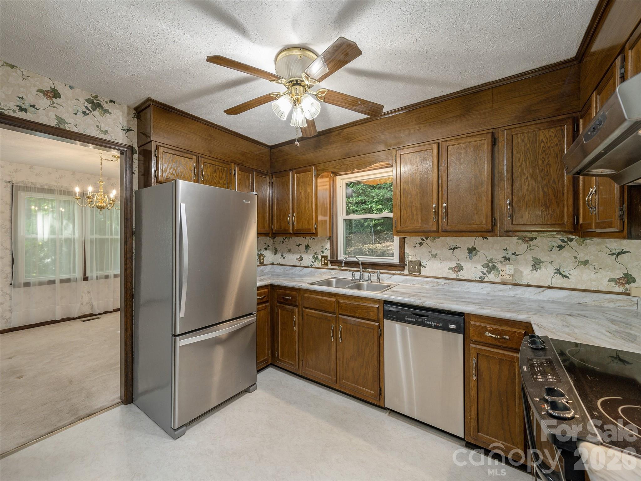 211 Ginseng Lane — Hendersonville