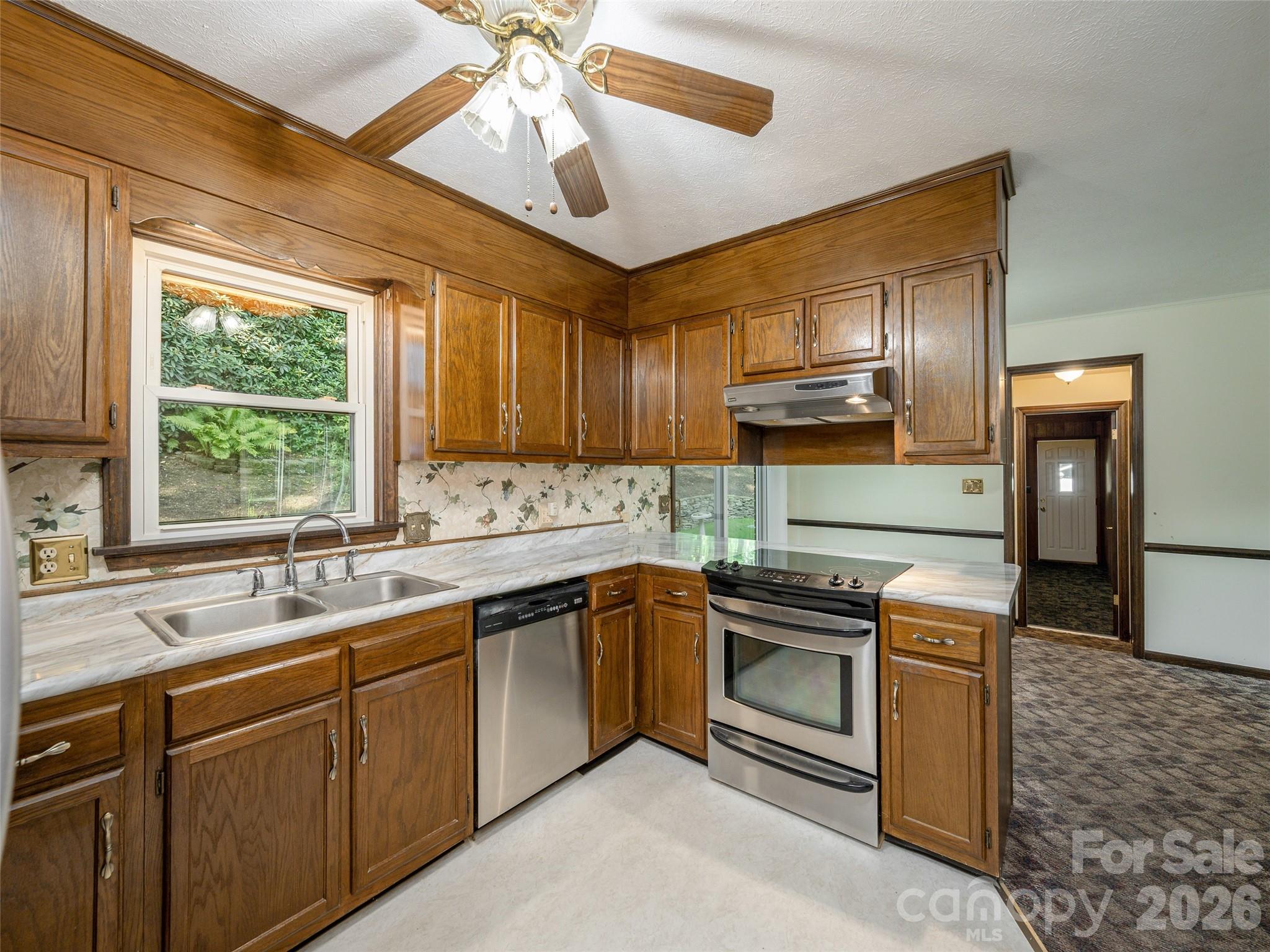 211 Ginseng Lane — Hendersonville