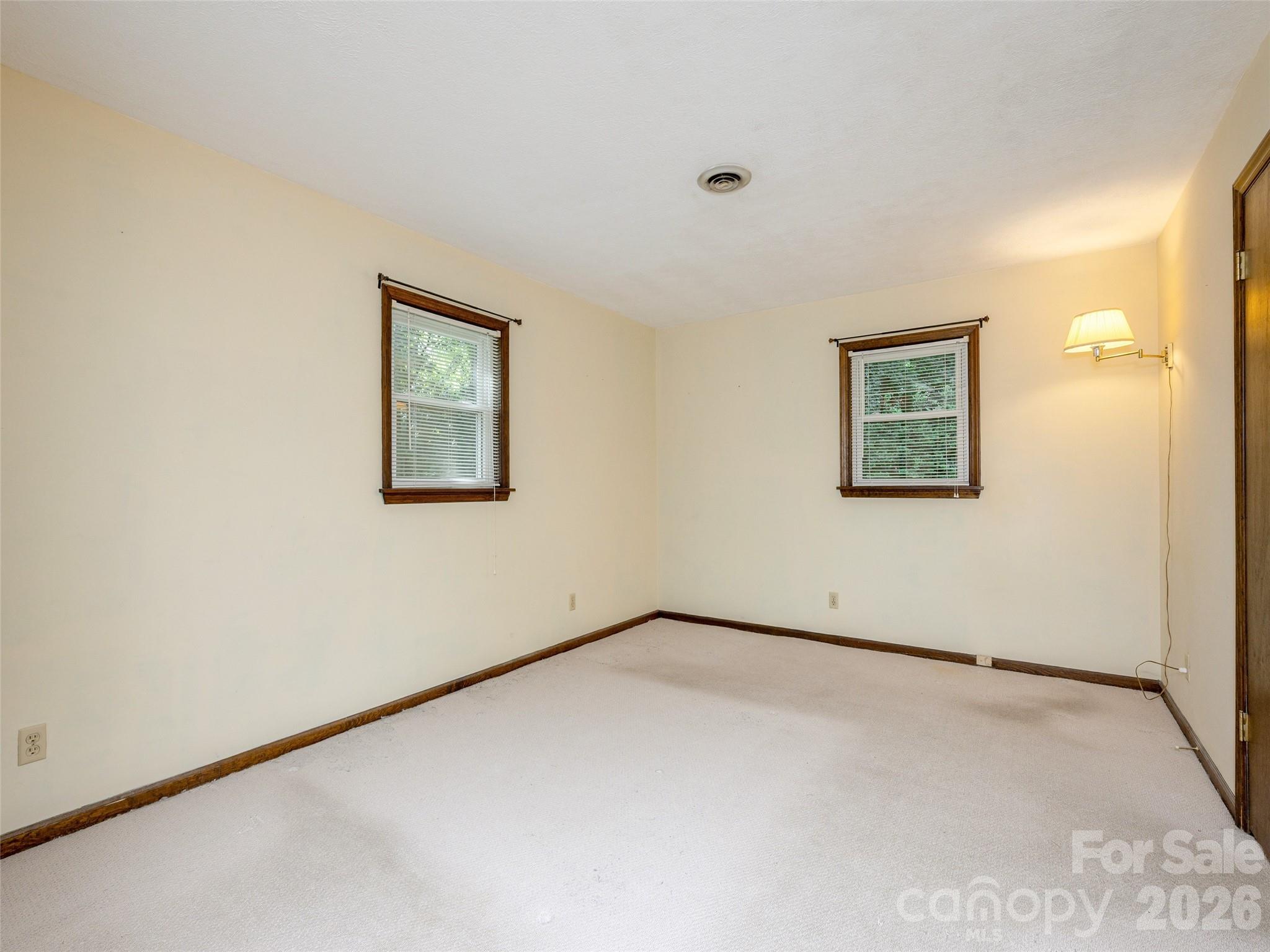 211 Ginseng Lane — Hendersonville
