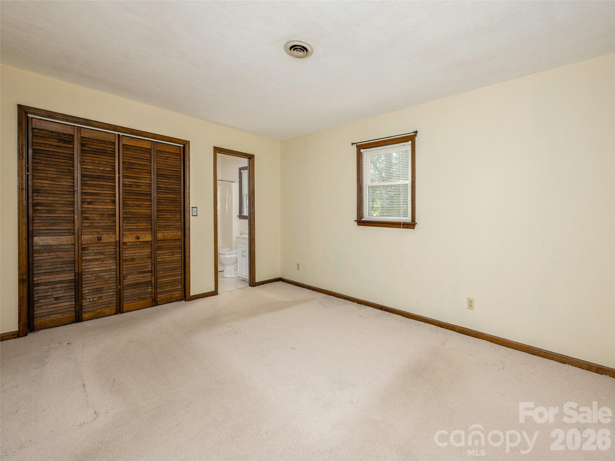 211 Ginseng Lane — Hendersonville