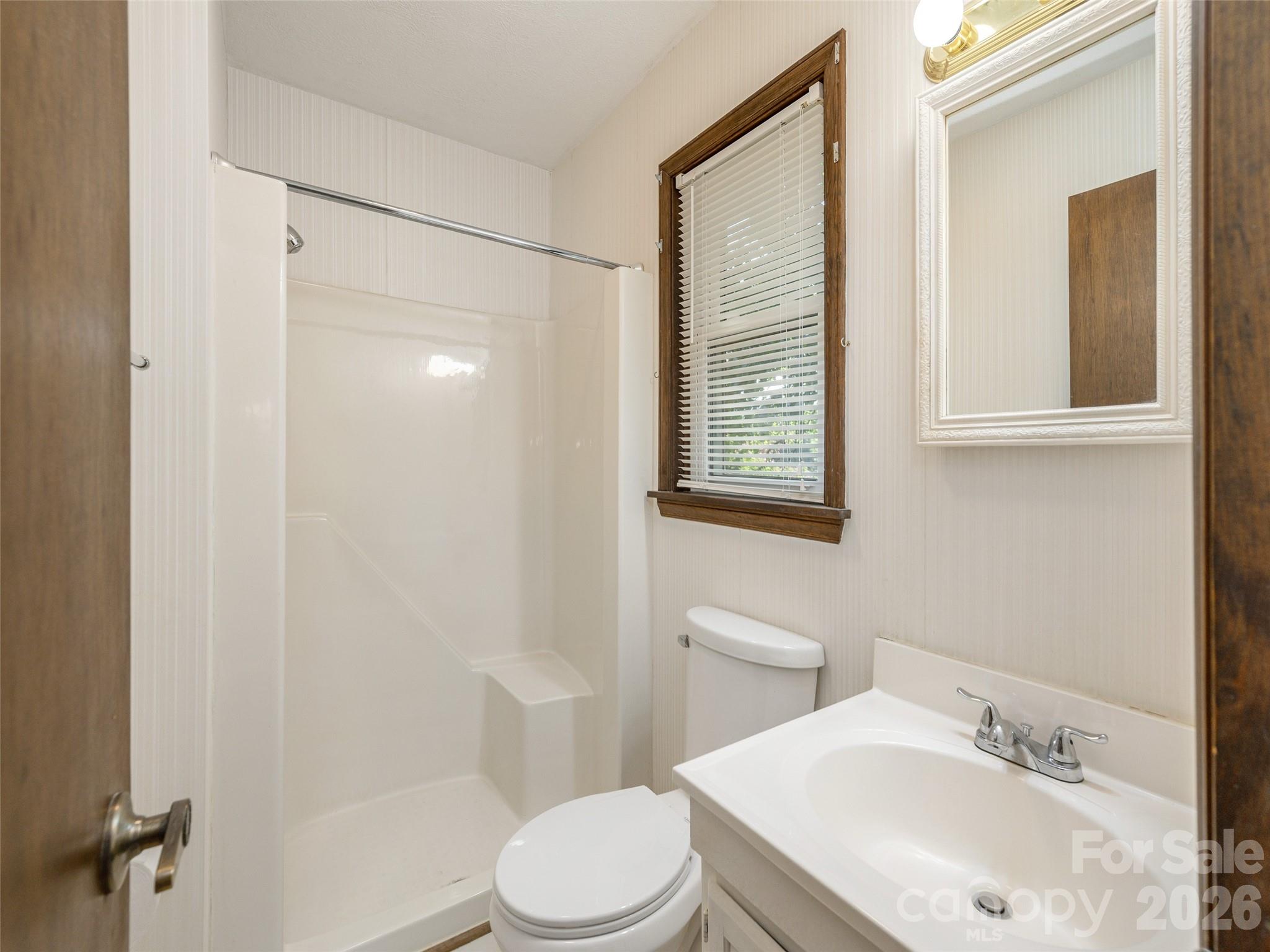 211 Ginseng Lane — Hendersonville