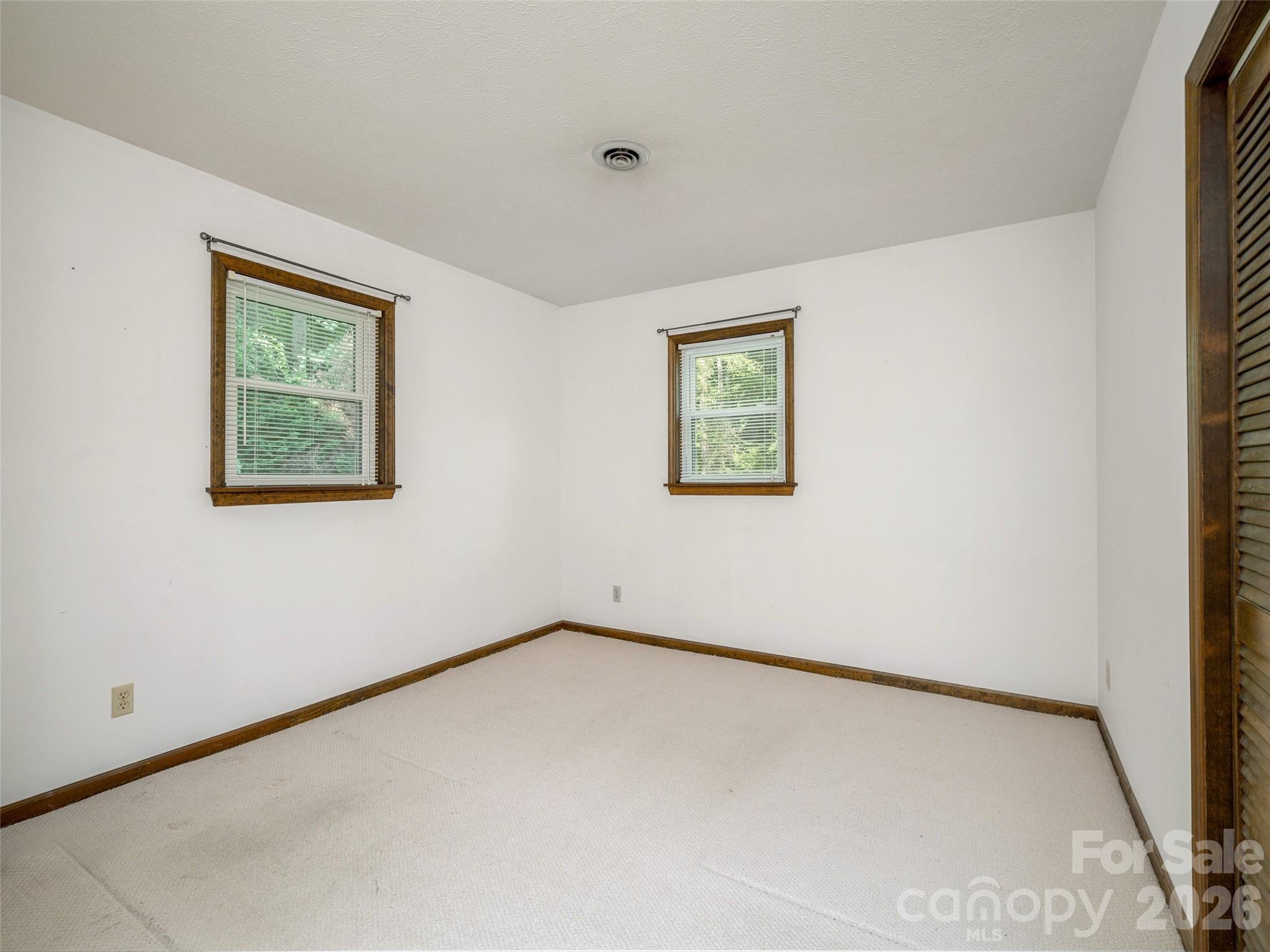 211 Ginseng Lane — Hendersonville