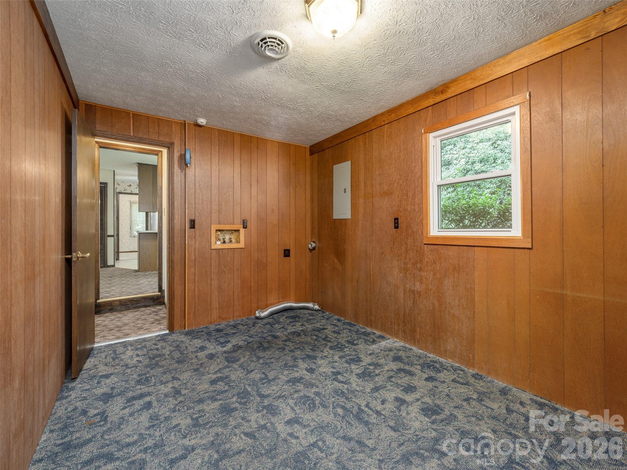 211 Ginseng Lane — Hendersonville