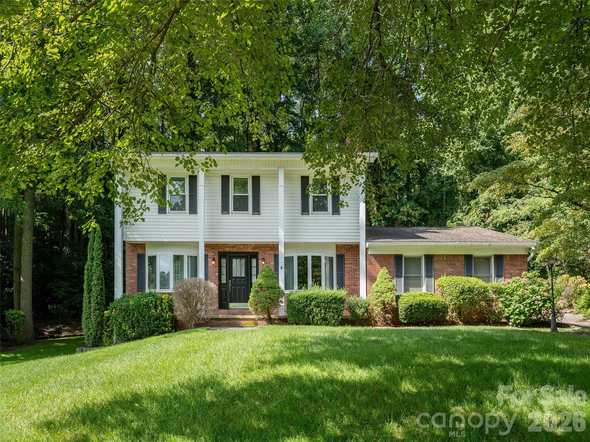 211 Ginseng Lane — Hendersonville
