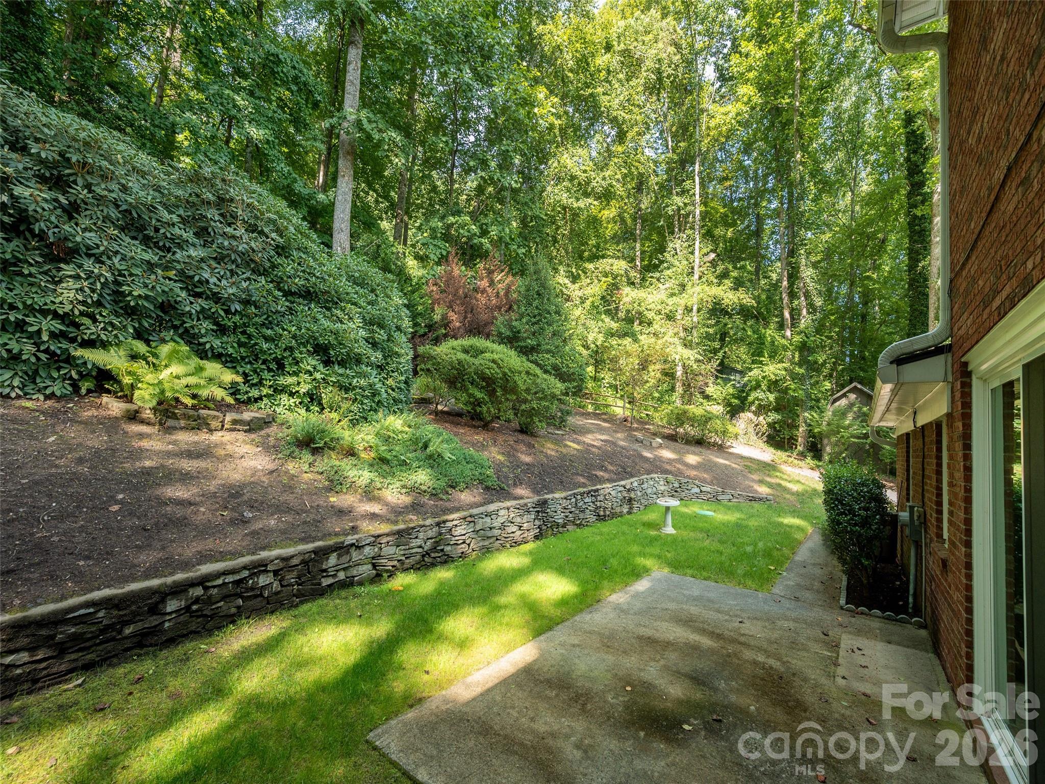 211 Ginseng Lane — Hendersonville