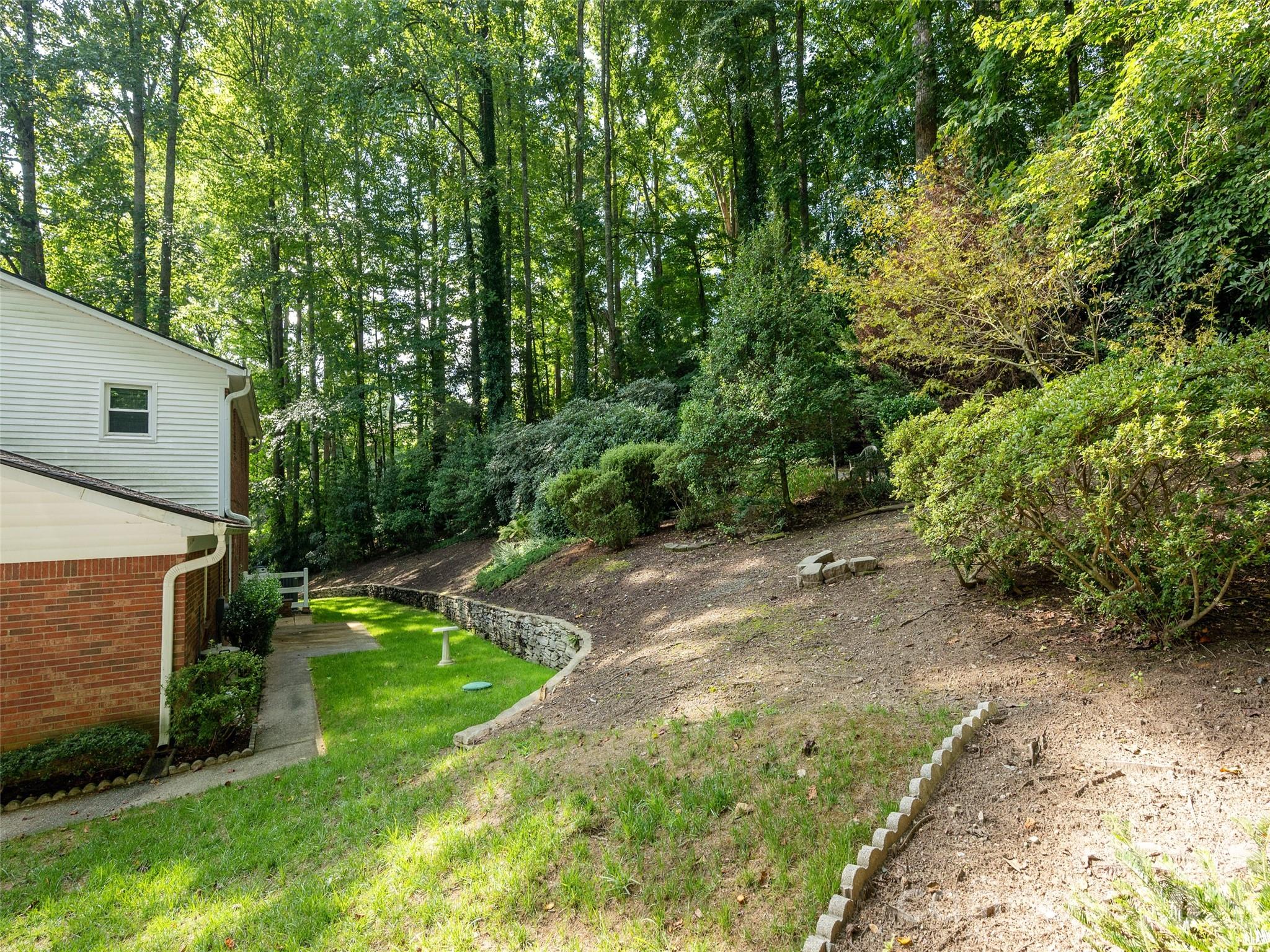 211 Ginseng Lane — Hendersonville