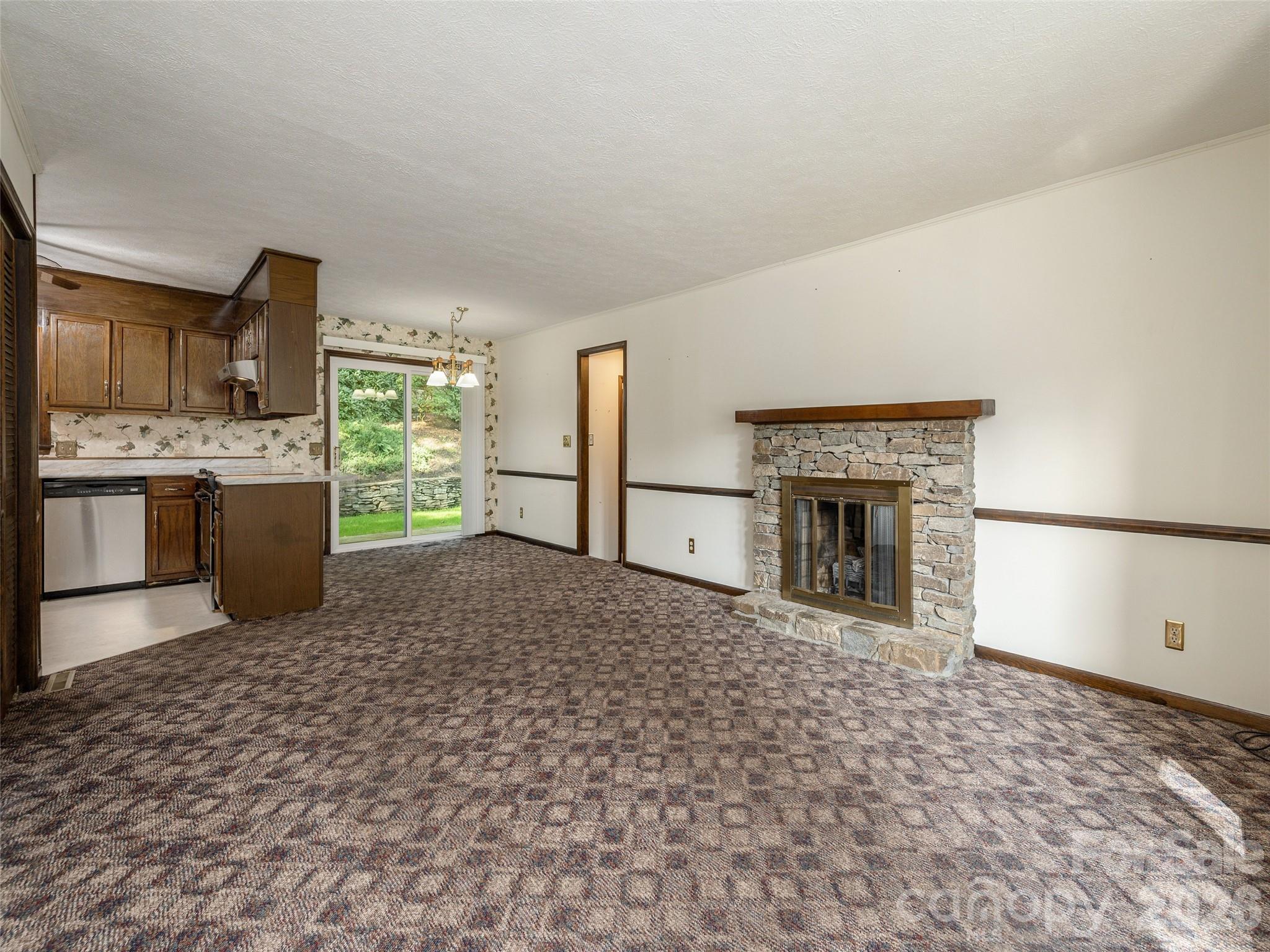 211 Ginseng Lane — Hendersonville