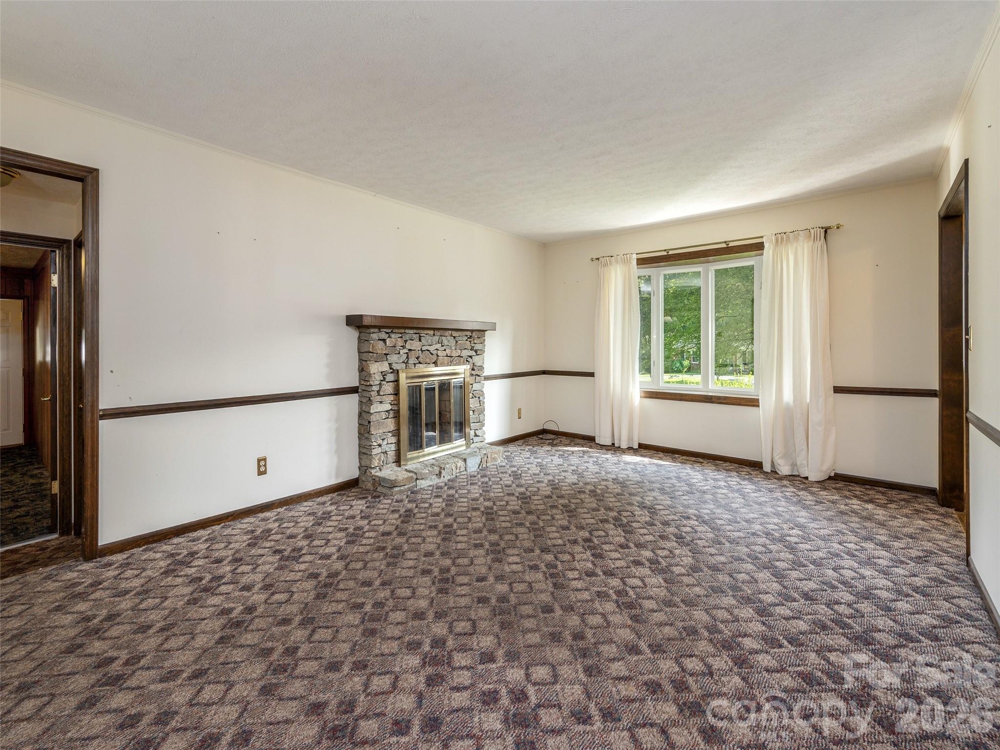 211 Ginseng Lane — Hendersonville