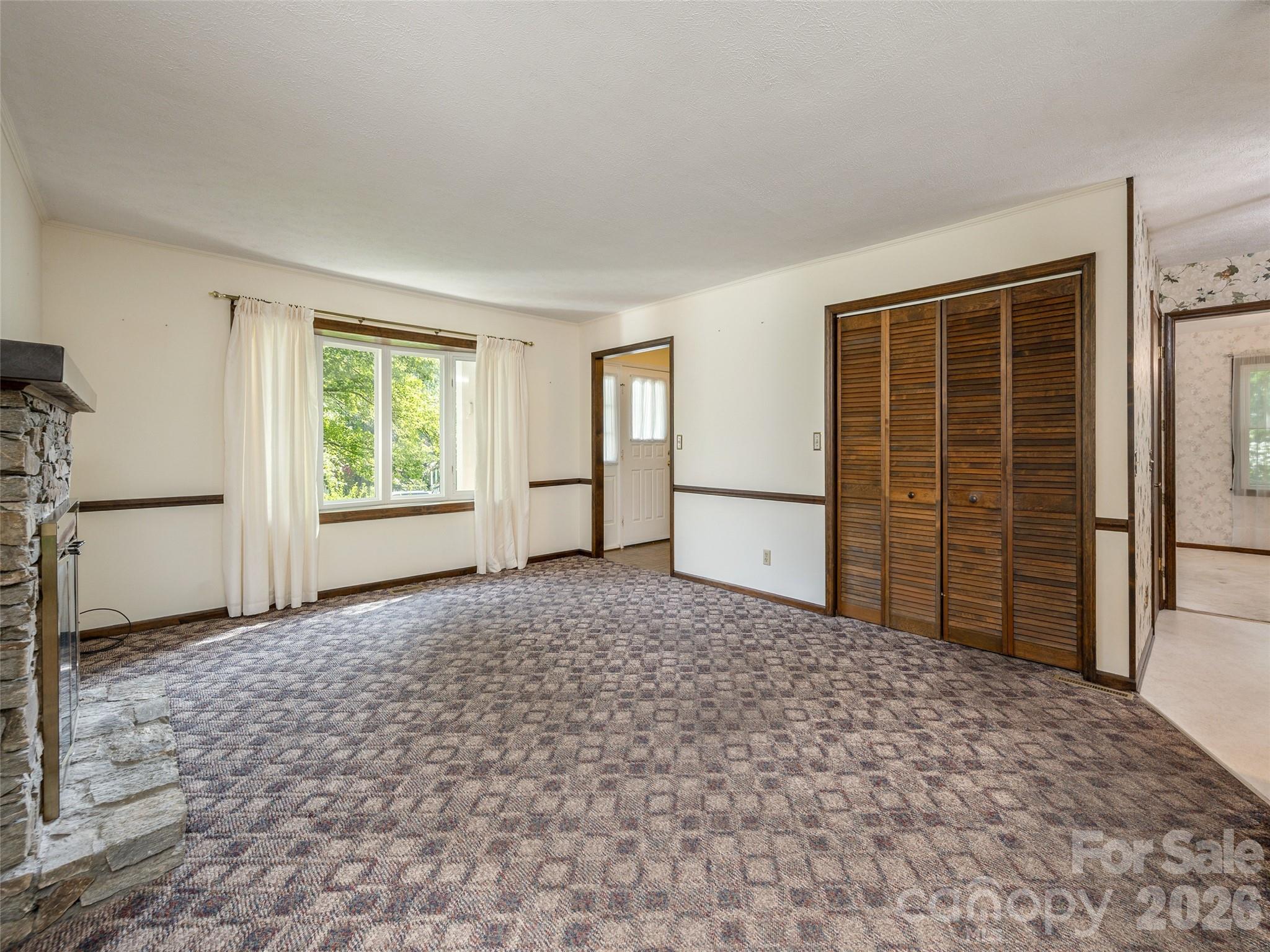 211 Ginseng Lane — Hendersonville