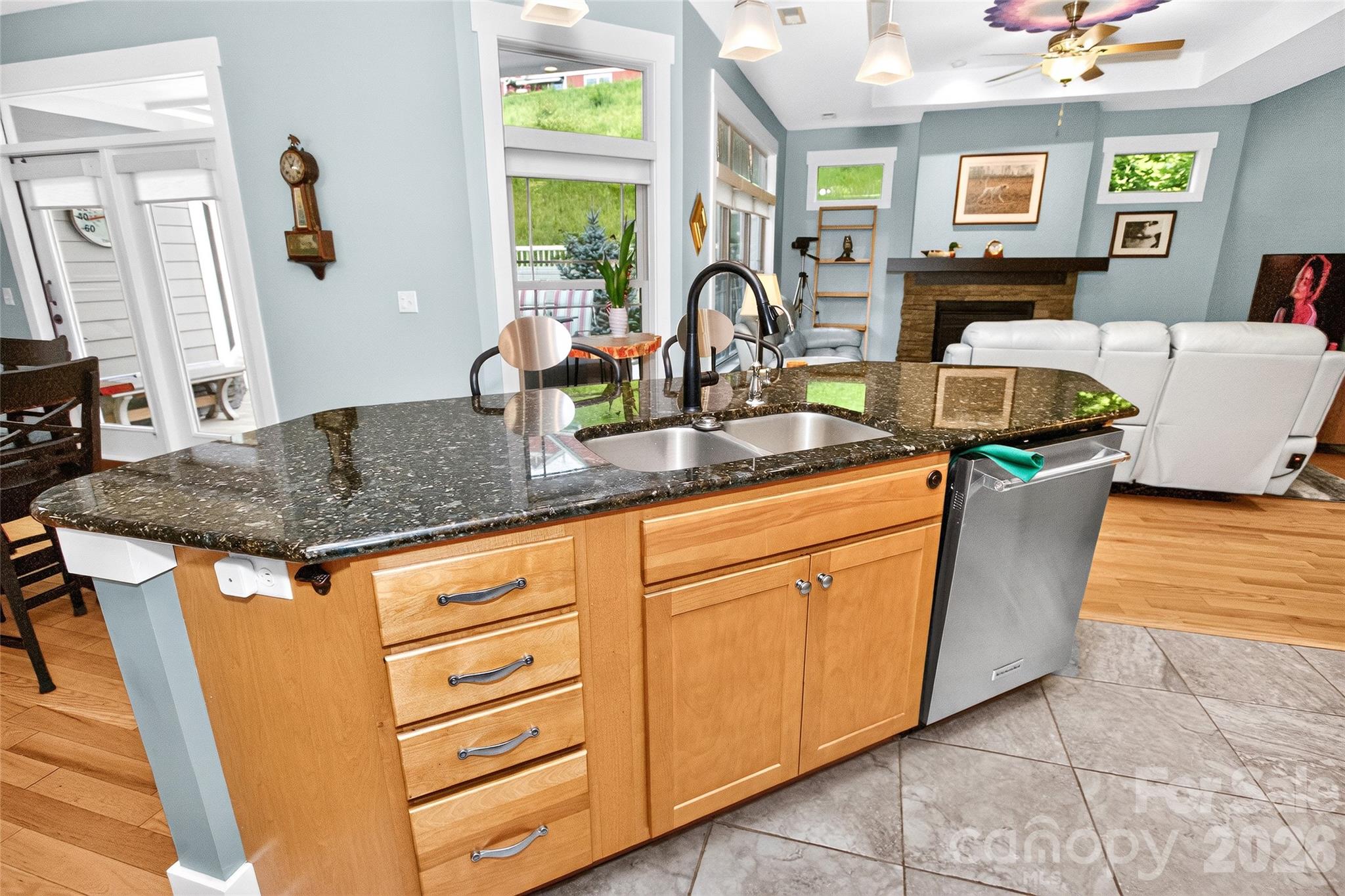 28 Westfield Way — Candler