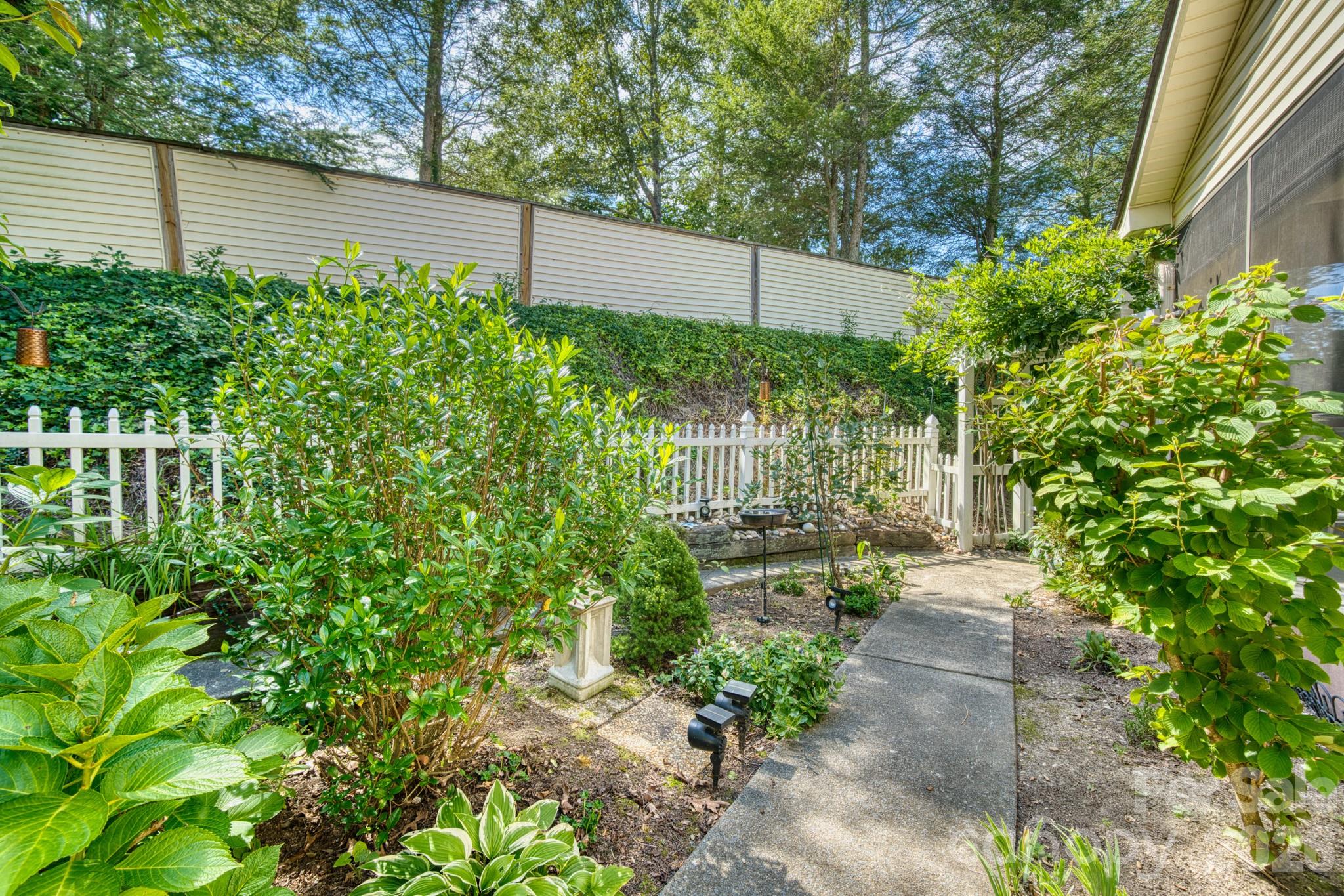 130 Exeter Court — Hendersonville
