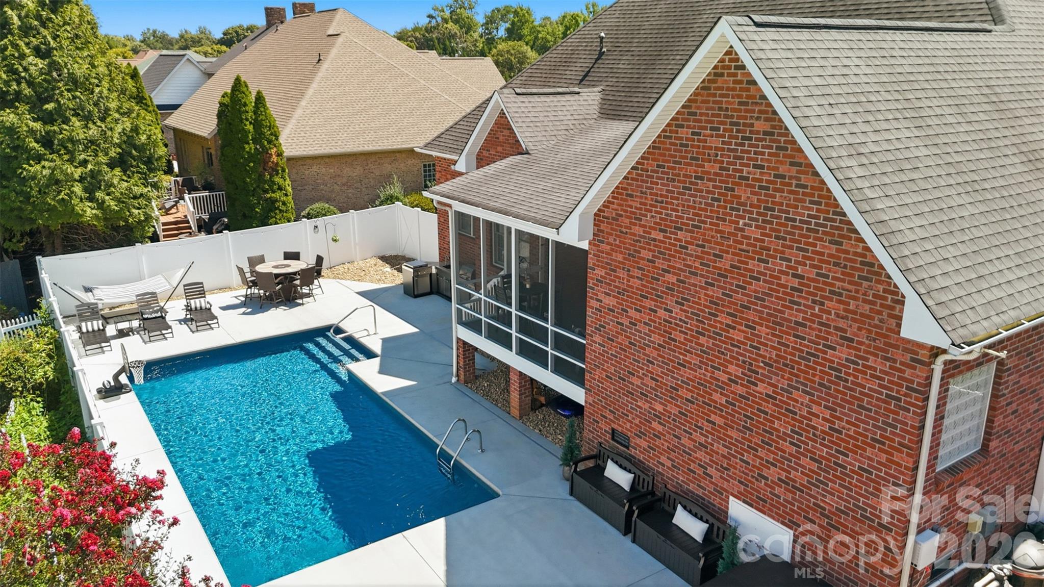 1719 30th Avenue Court NE — Hickory