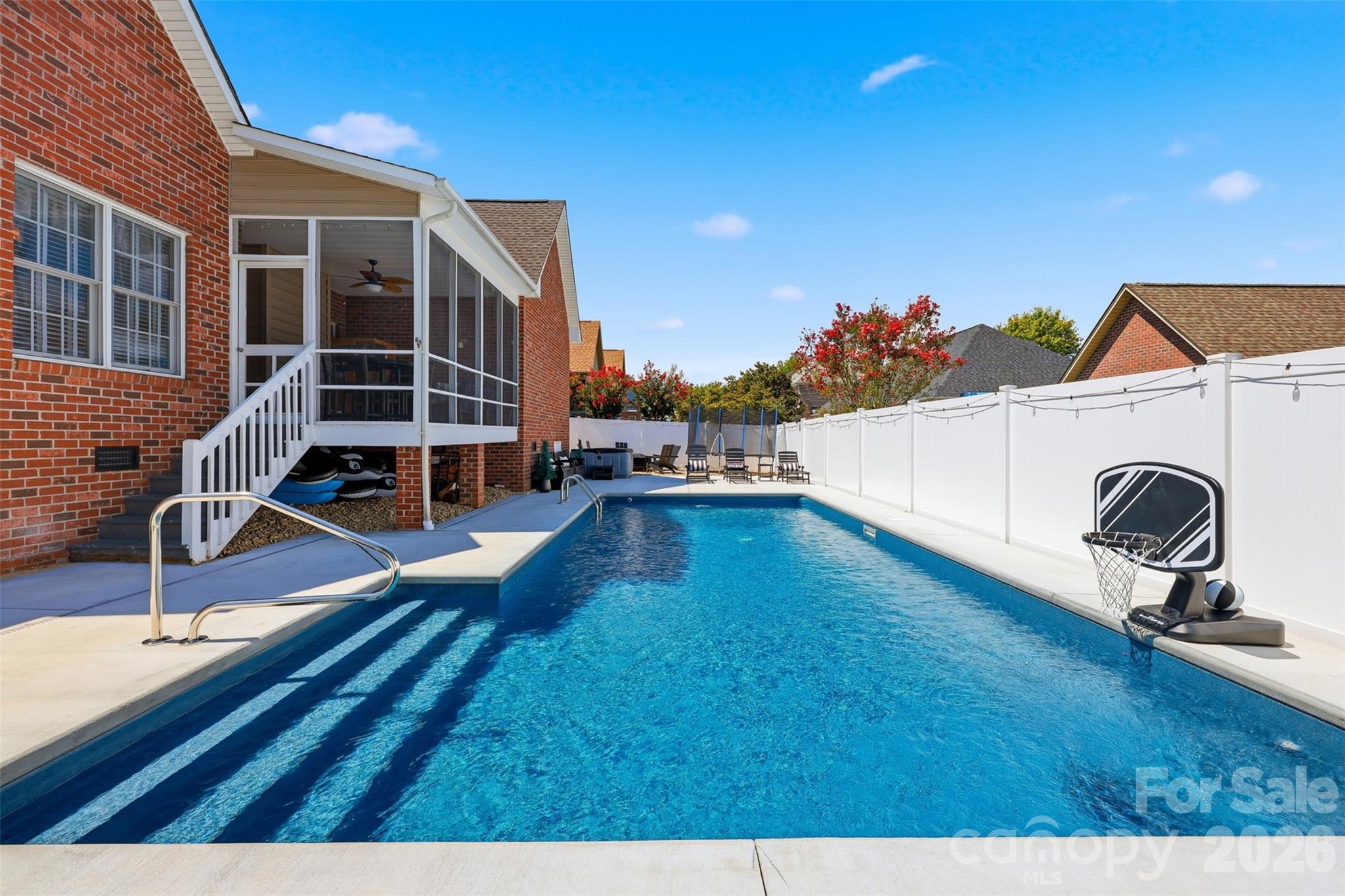 1719 30th Avenue Court NE — Hickory