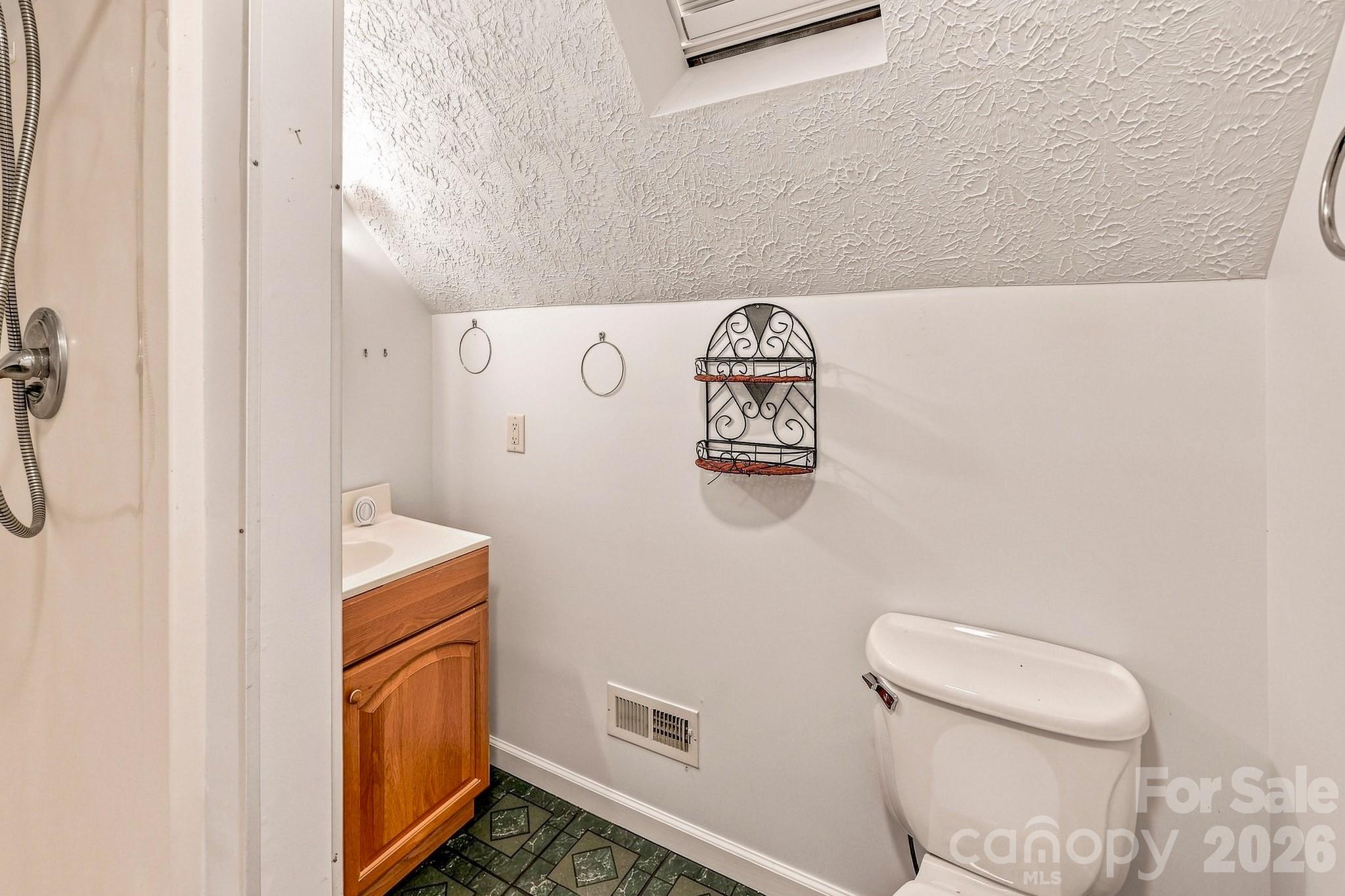 253 Nors Way — Lake Lure