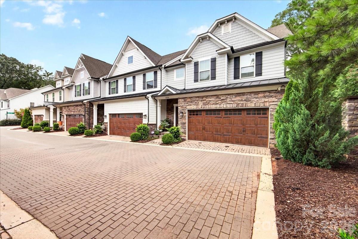 5804 Barrowlands Court — Charlotte