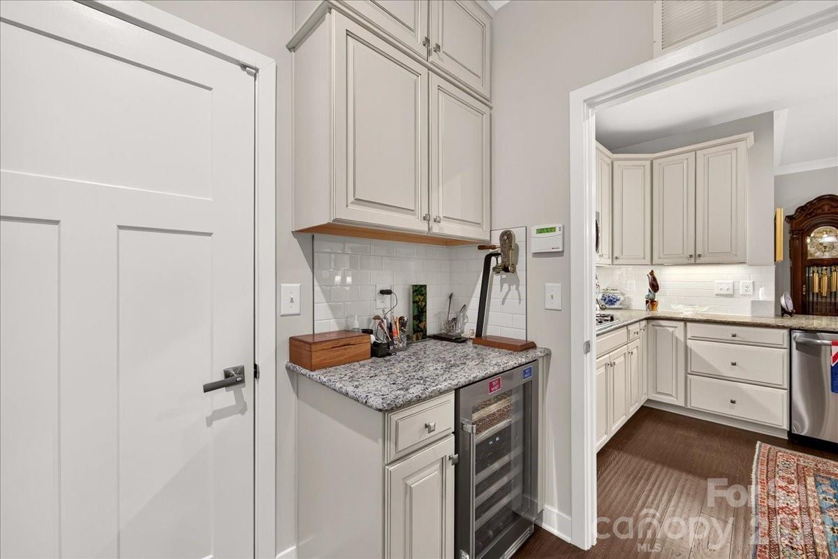 5804 Barrowlands Court — Charlotte