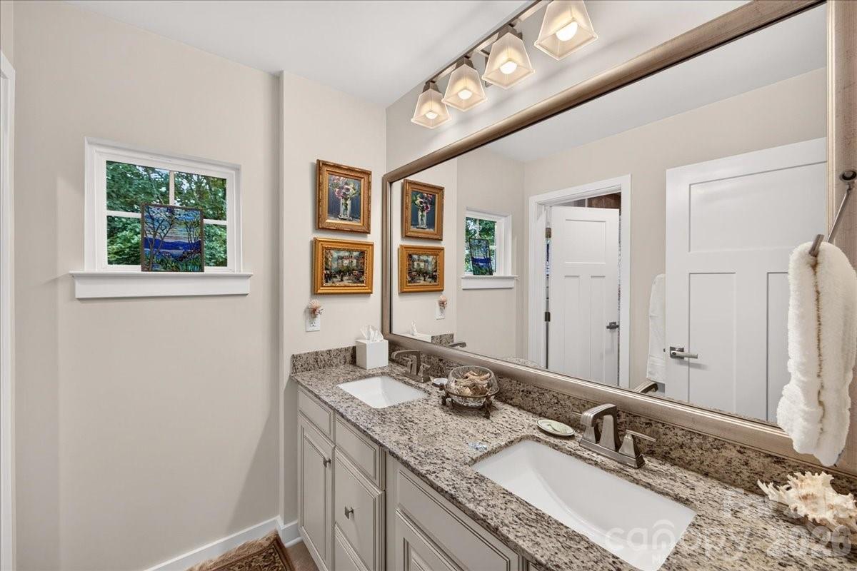 5804 Barrowlands Court — Charlotte