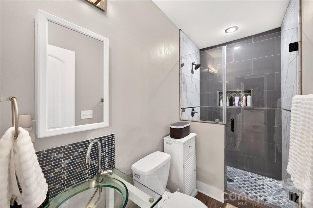 3331 Tuckaseegee Road — Charlotte