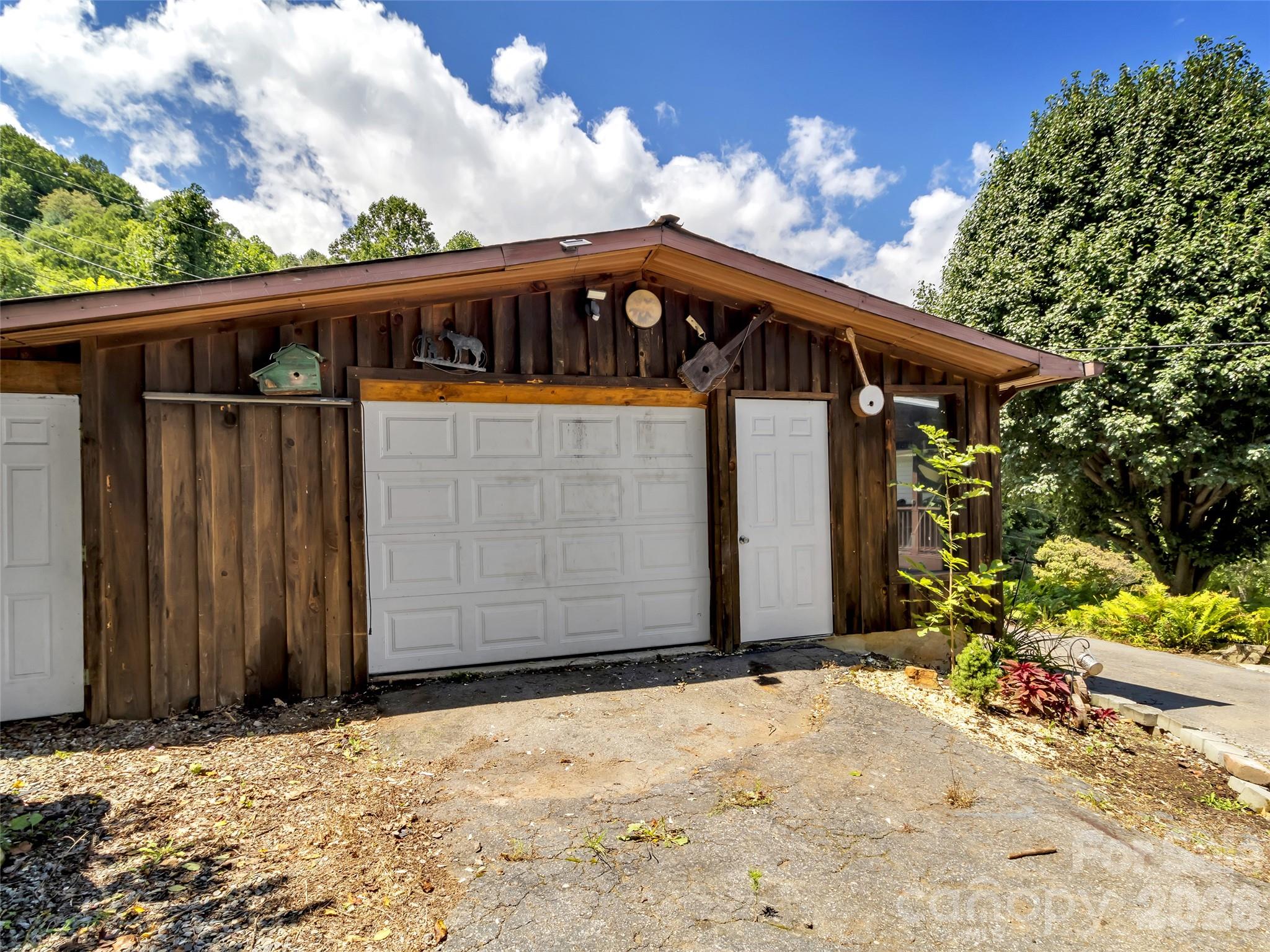 555 Acres View Drive — Waynesville