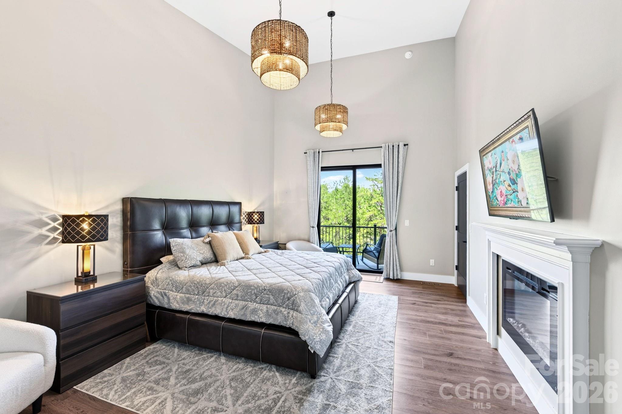 75 Boone Trail — Weaverville