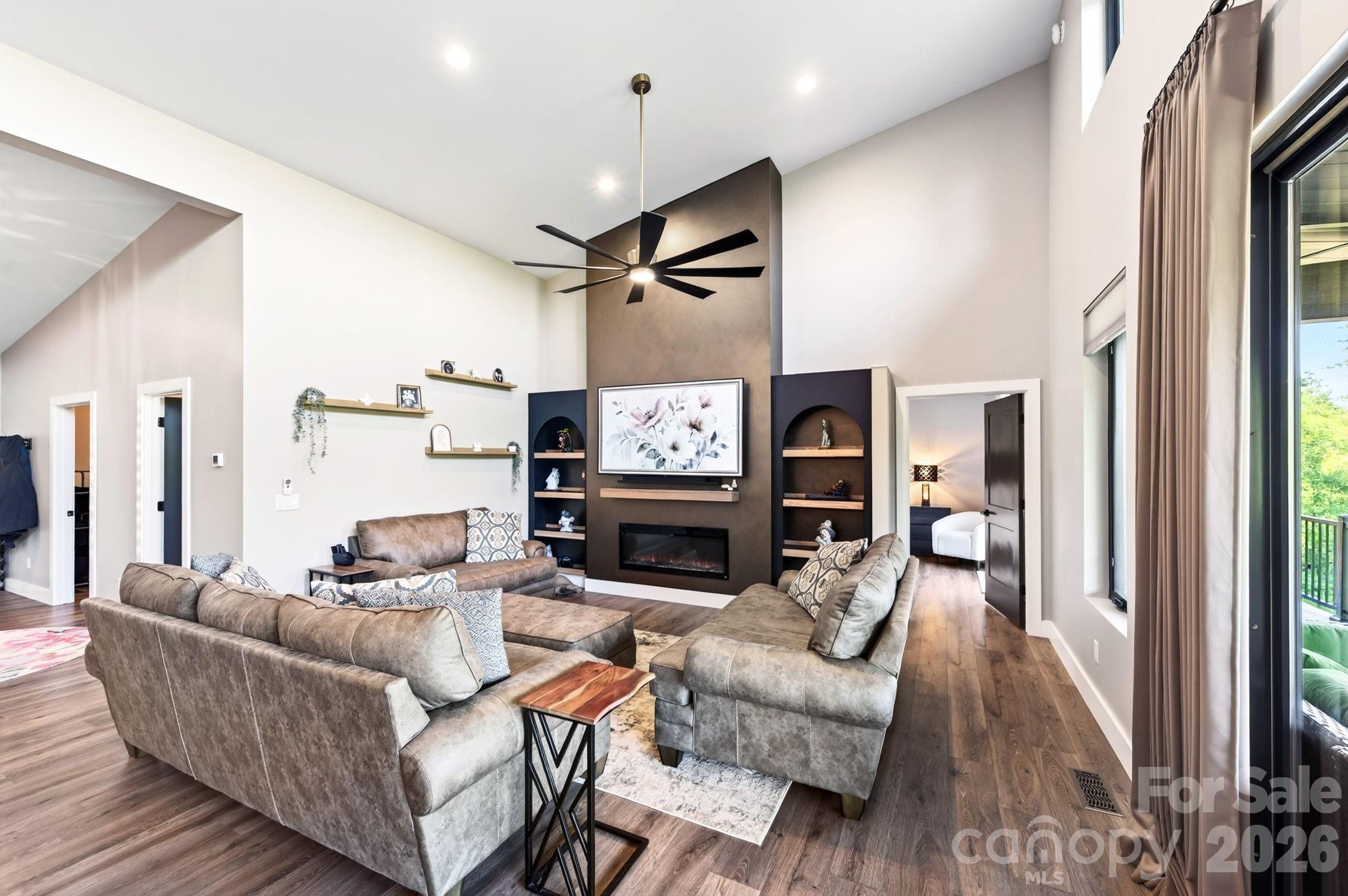 75 Boone Trail — Weaverville