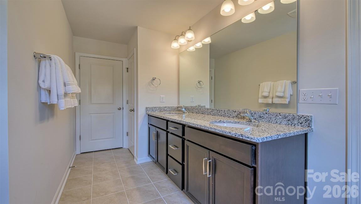 54 Creekview Road — Hendersonville