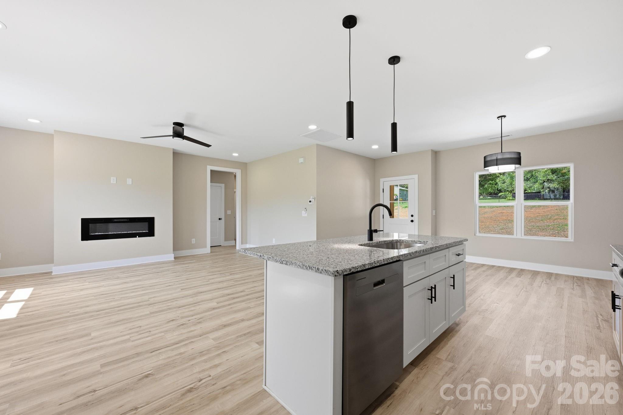 1513 Robin Road — Newton