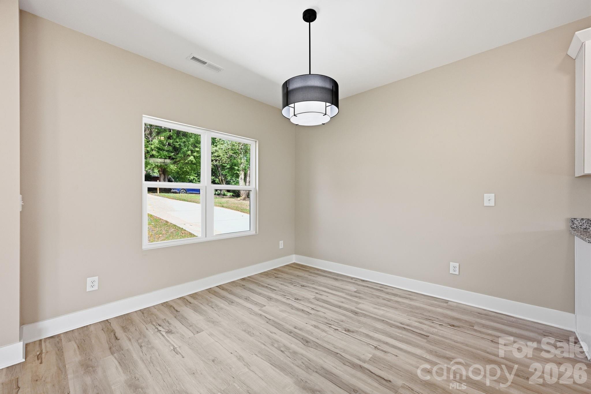 1513 Robin Road — Newton